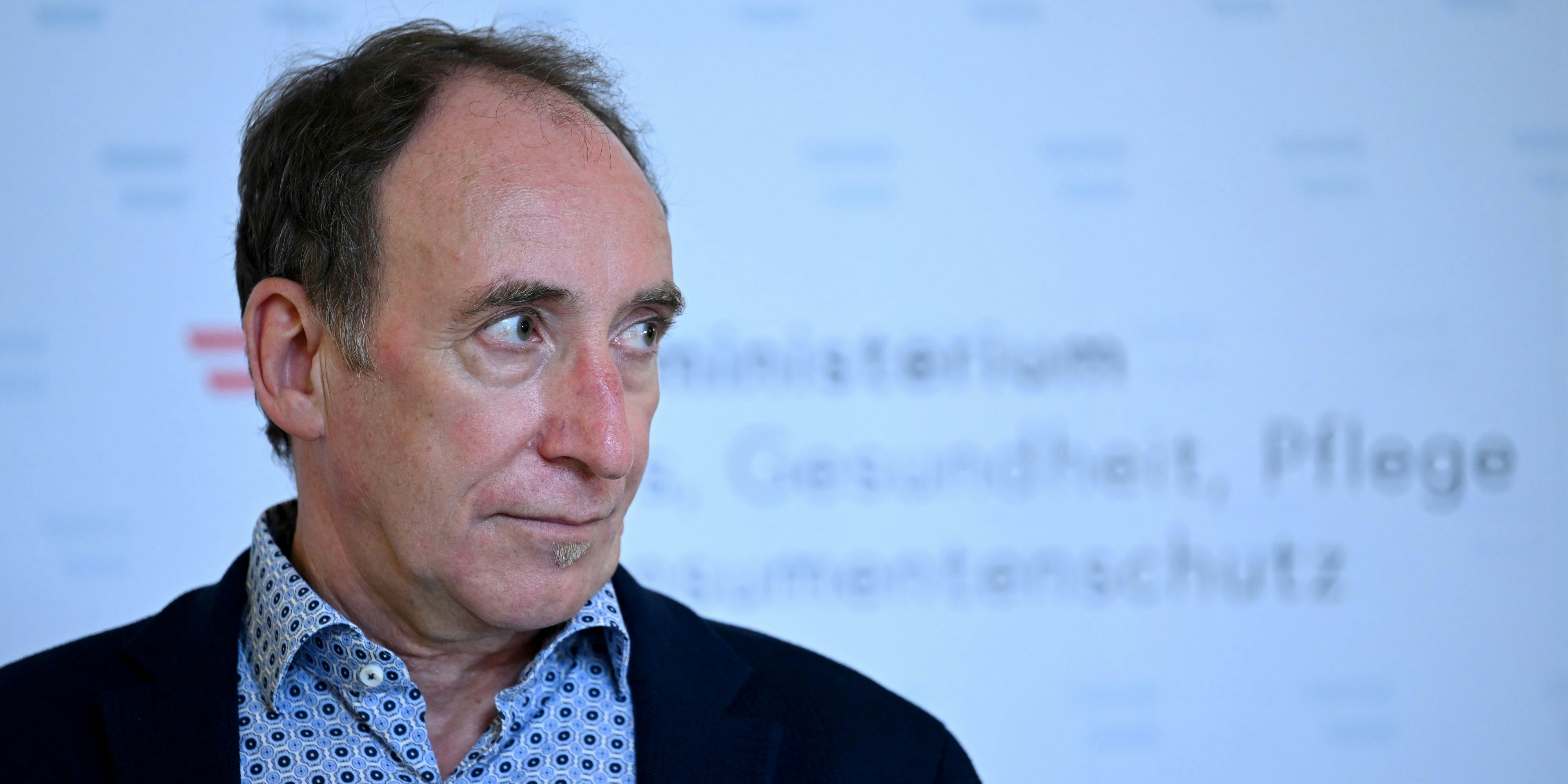 Sozial- und Gesundheitsminister Johannes Rauch (Grüne) steht in Verordnungs-Erklärungsnot.