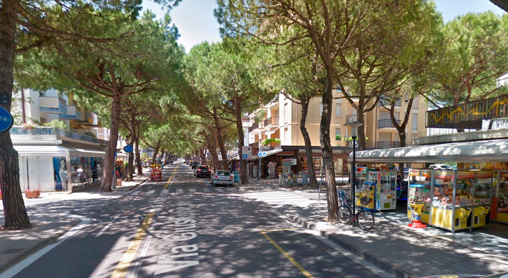 Blick in die Flaniermeile der Via Giuseppe Verdi in Jesolo. Symbolbild.