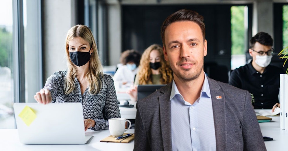 Philipp Brokes, Jurist bei der Arbeiterkammer Wien, klärt in 