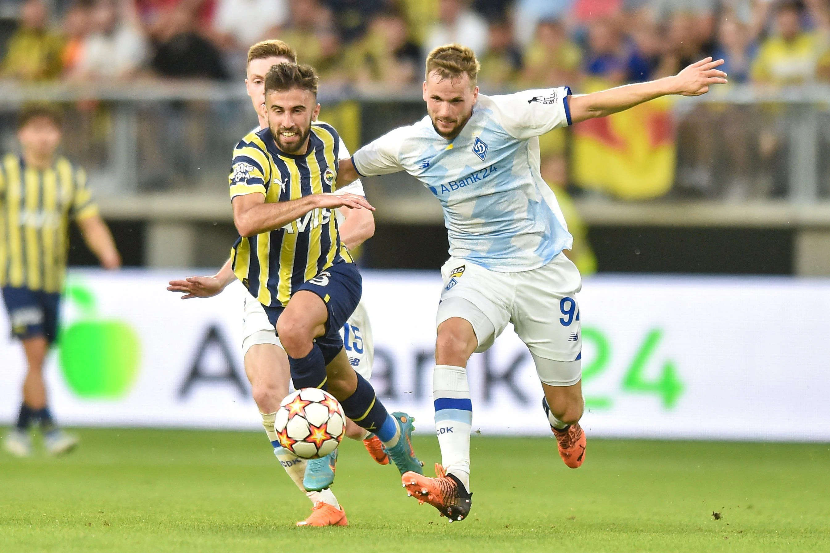 Dynamo Kiew wirft Fenerbahce raus.