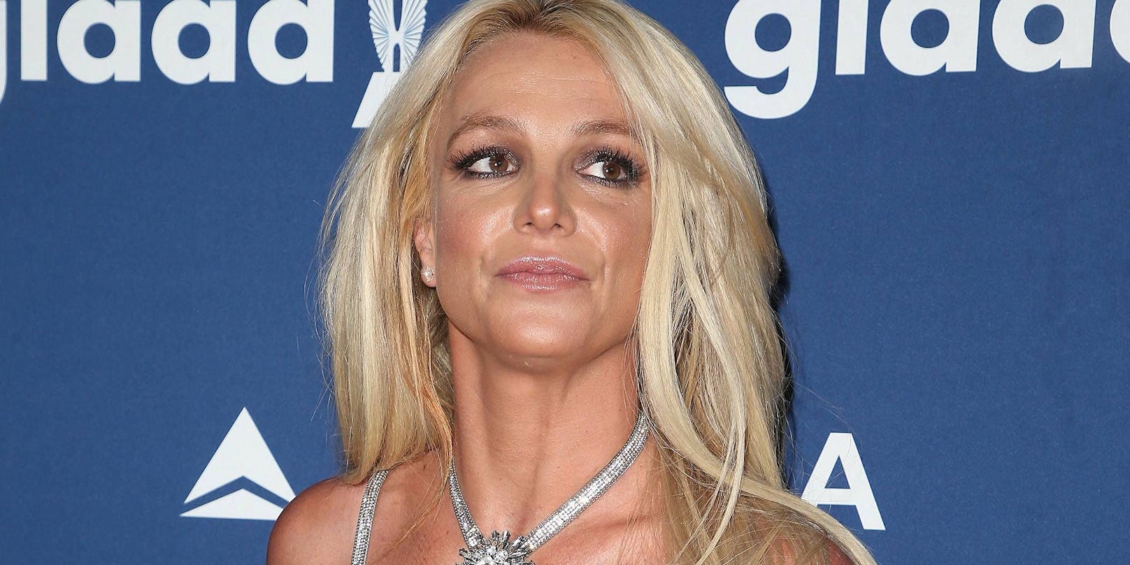 Popstar Britney Spears meldet sich mit einer besorgniserregenden Nachricht auf Instagram.