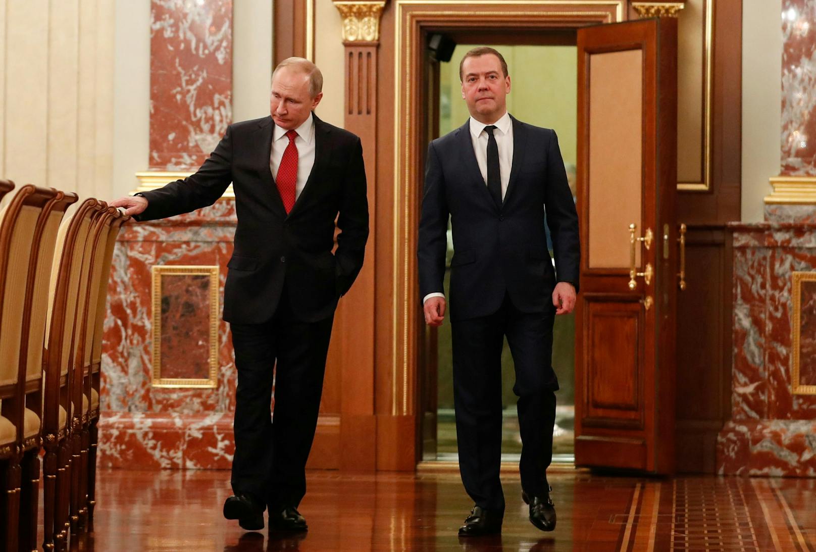 Wladimir Putin und Dmitri Medwedew im Jahr 2020.
