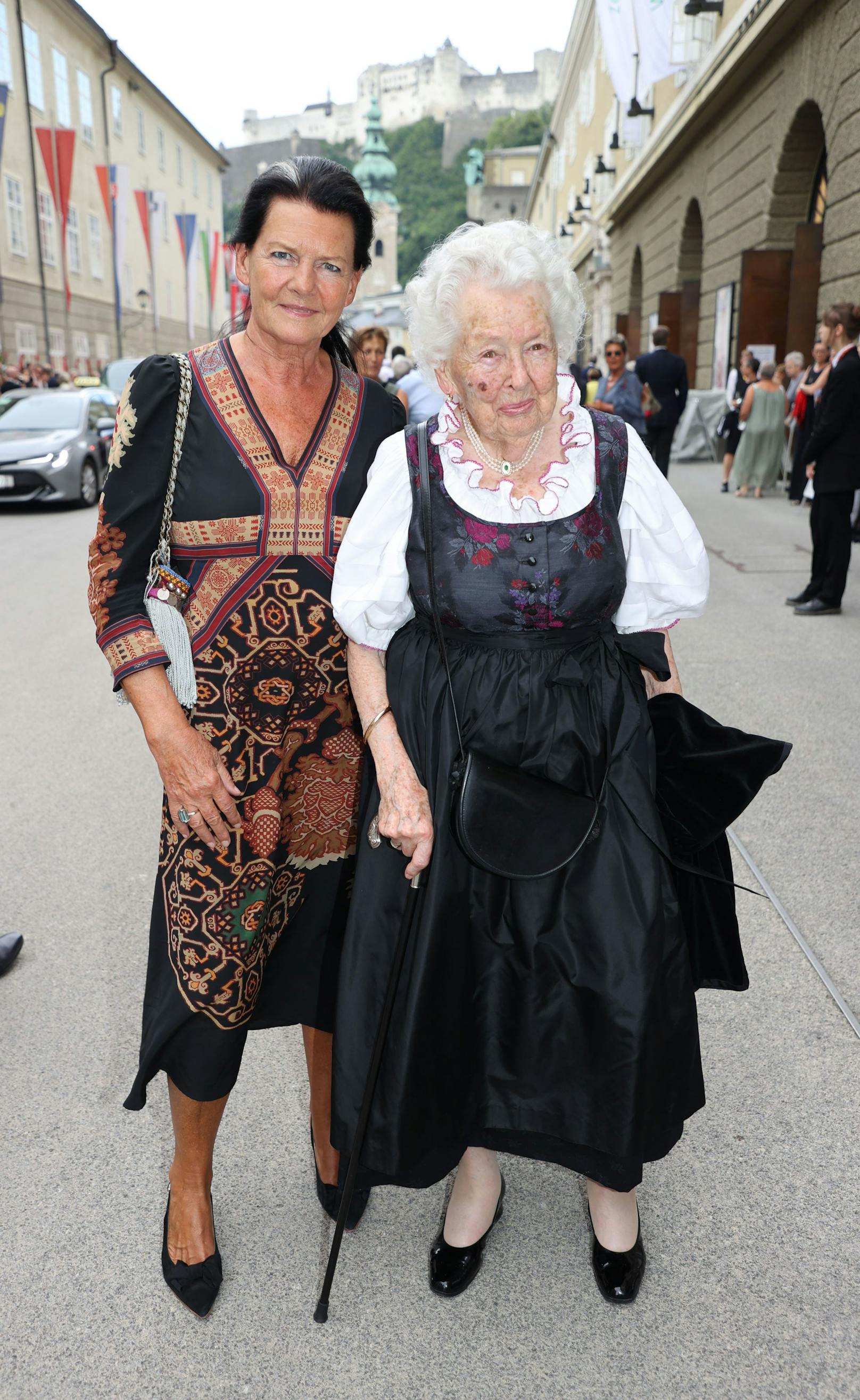 Autorin Dorothea Neumayr kam mit ihrer 101 Jahre alten Mutter Maria Hoffmann.