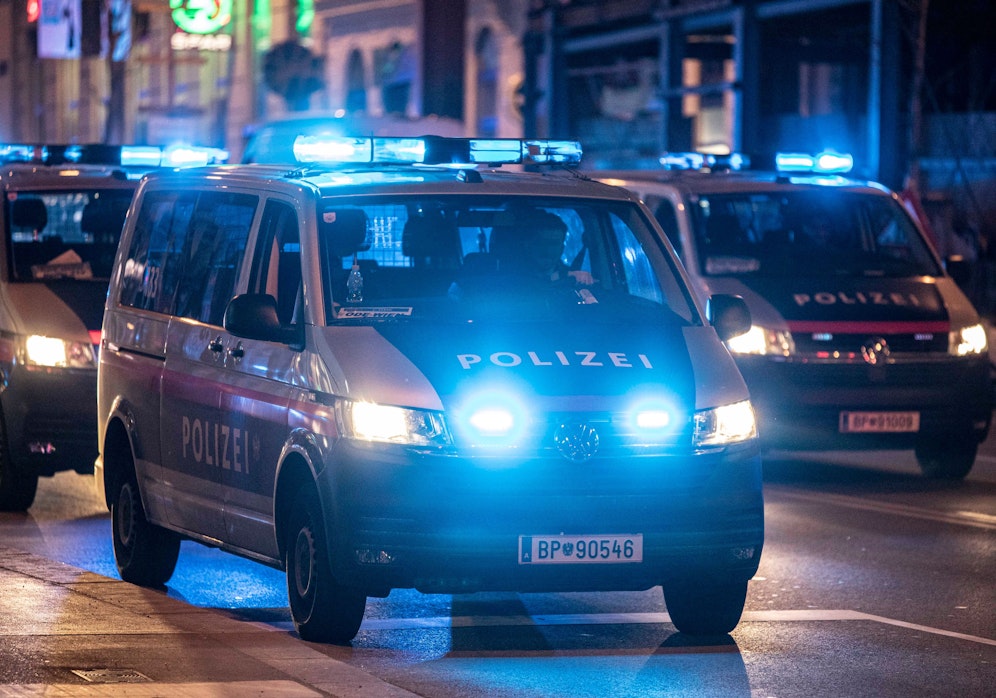 Die Beamten planten nur eine Verkehrskontrolle. Im Endeffekt haben sie mutmaßliche Schlepper gefasst. 