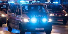 Mann rastet in Wien aus und beschädigt Tür von Bank