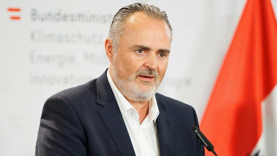 Burgenlands Landeshauptmann Hans Peter Doskozil (SPÖ) während einer Pressekonferenz.