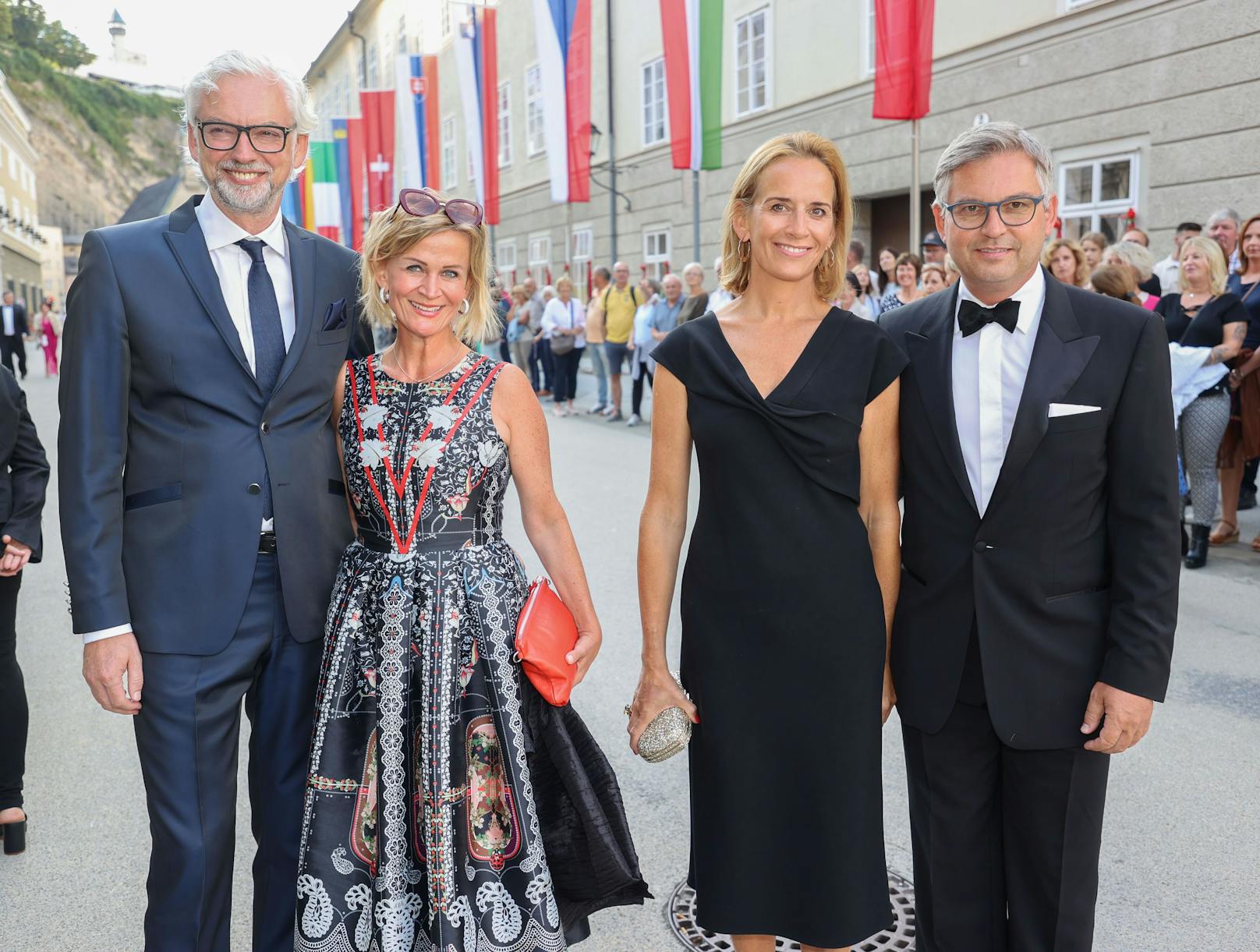 Verbund-Chef Martin Strugl mit Ehefrau Doris, Finanzminister Magnus Brunner mit Ehefrau Eva