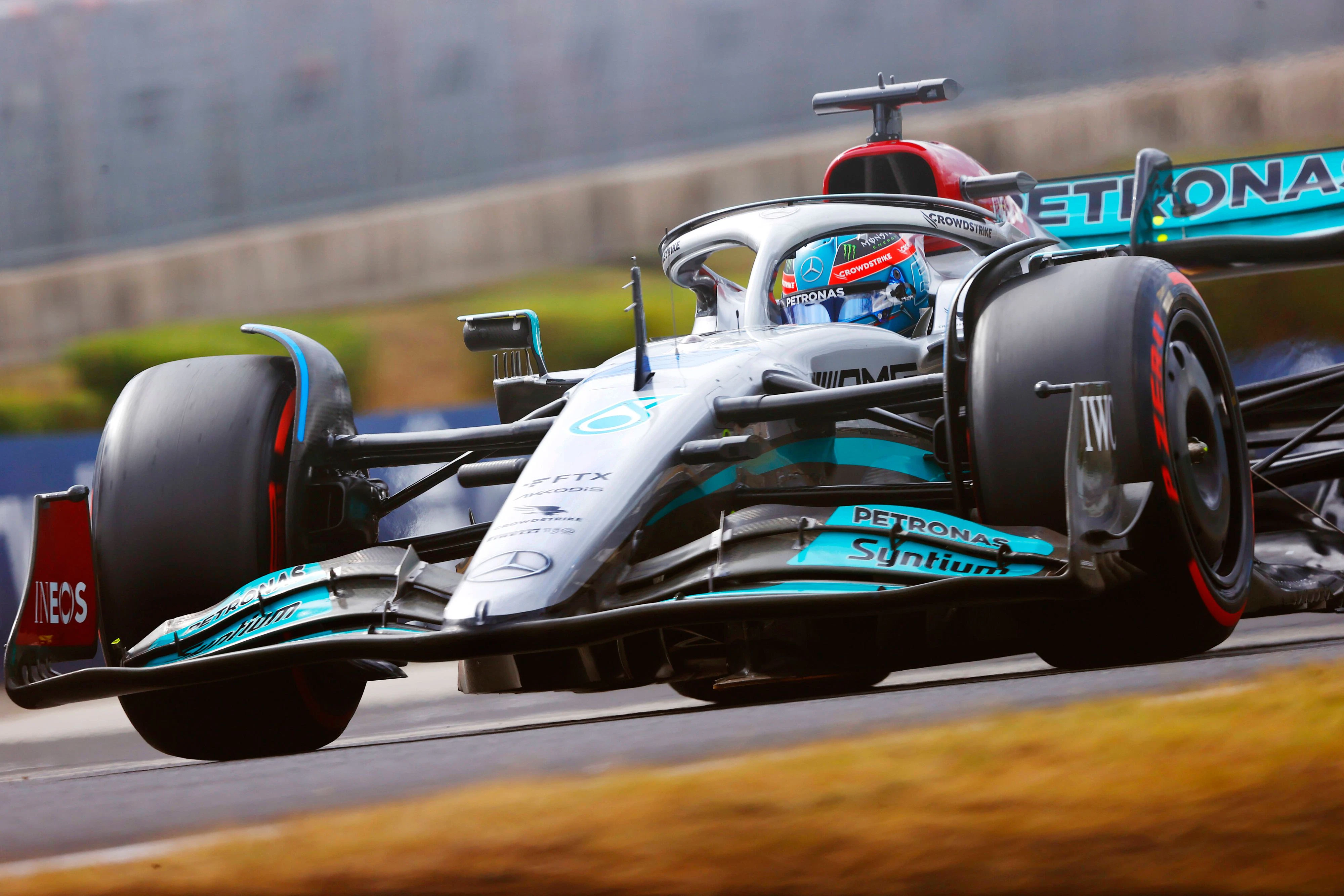 George Russell rast sensationell zur Pole in Ungarn. 