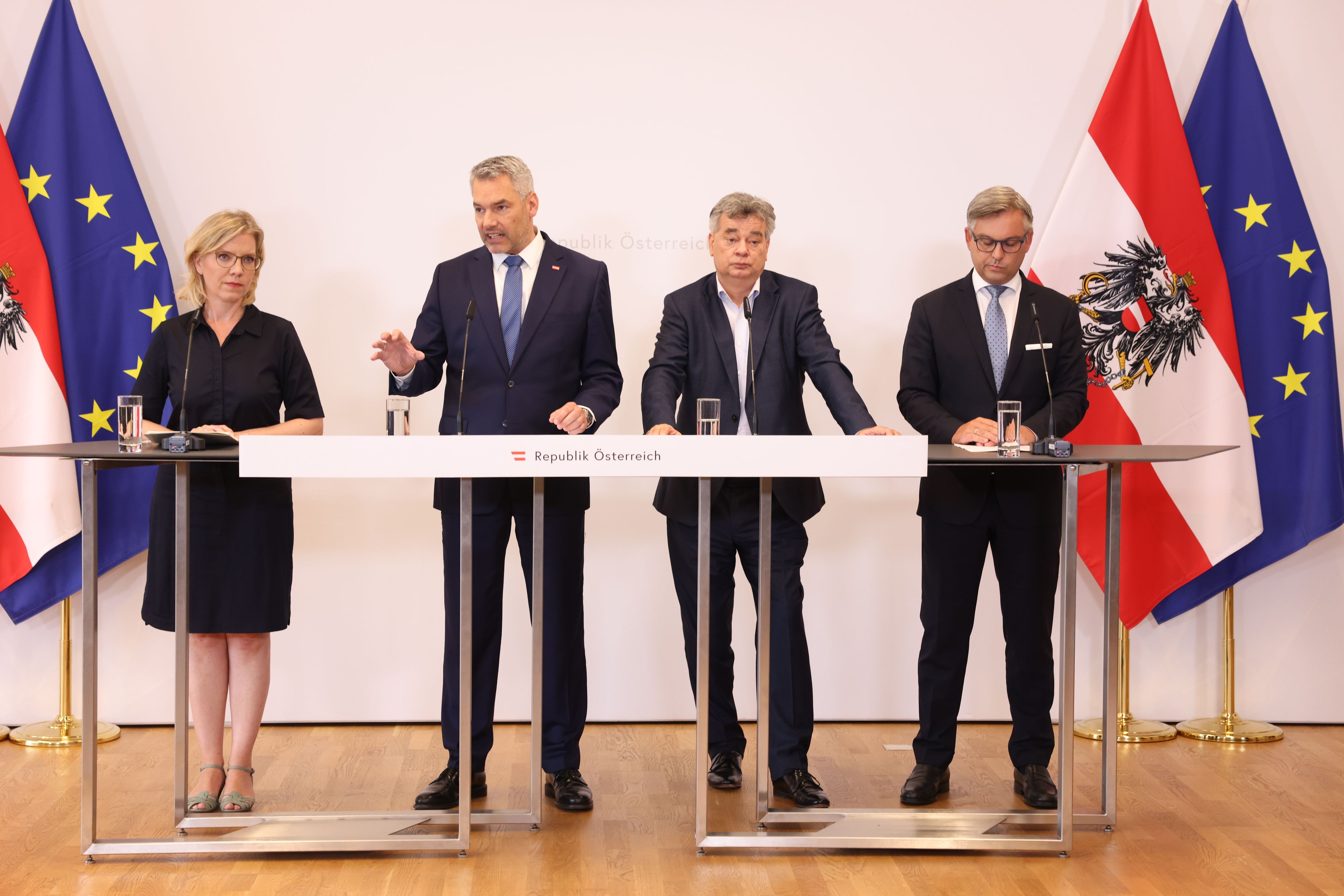 Die Regierung lädt nach dem Sommerministerrat zum Krisenkabinett.