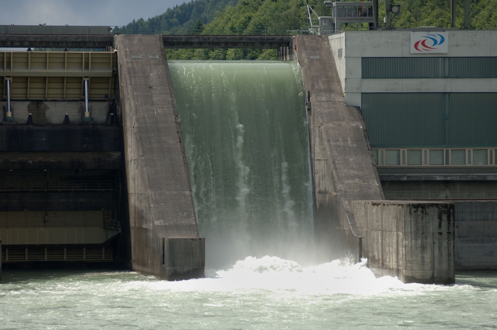 Beim Kraftwerk Feistritz zerbarst aus noch unbekannter Ursache eine Stützisolator.