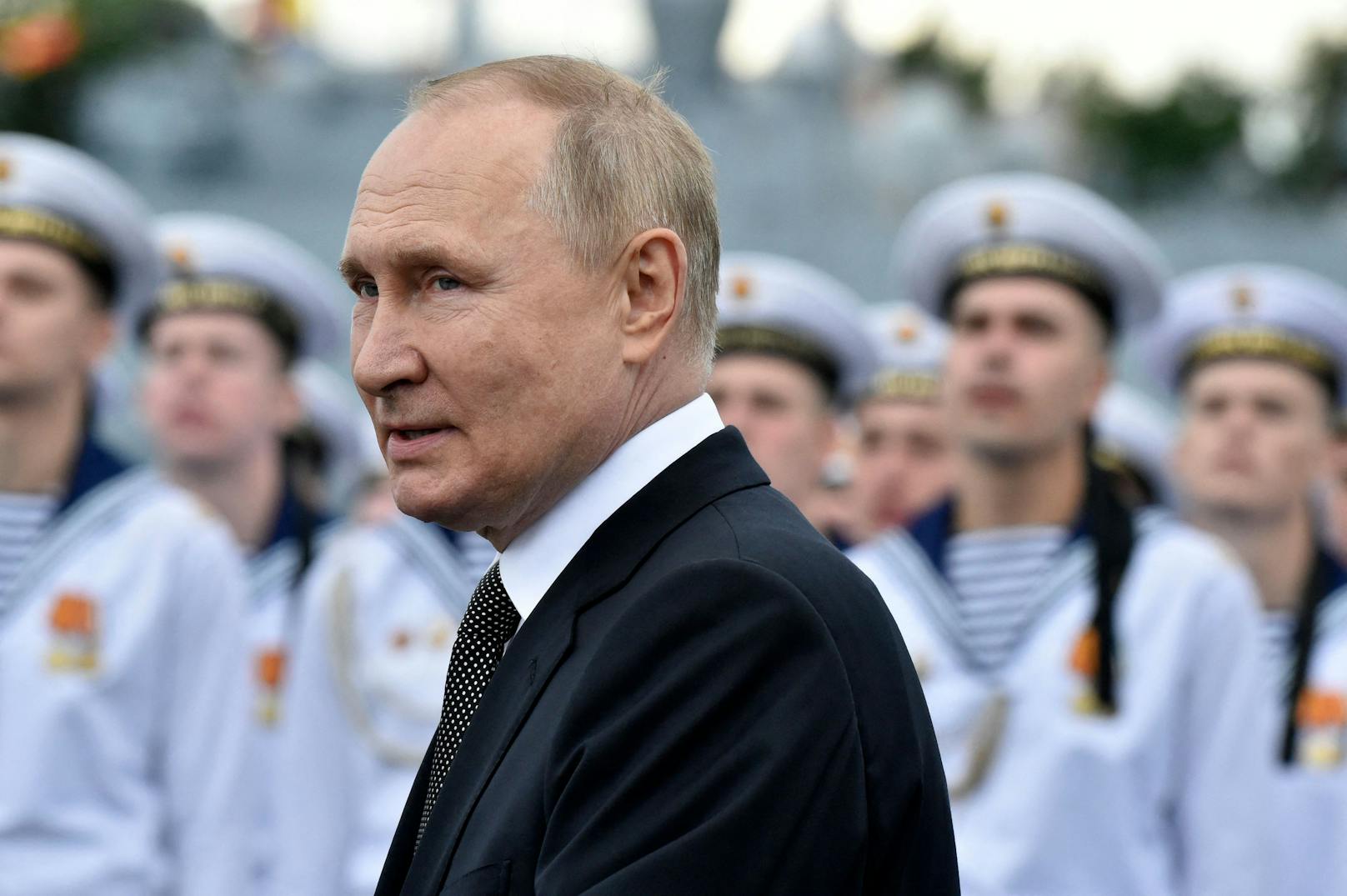 Der russische Präsident Wladimir Putin gab am Tag der Seestreitkräfte in Russland die Richtung für die Marine vor.