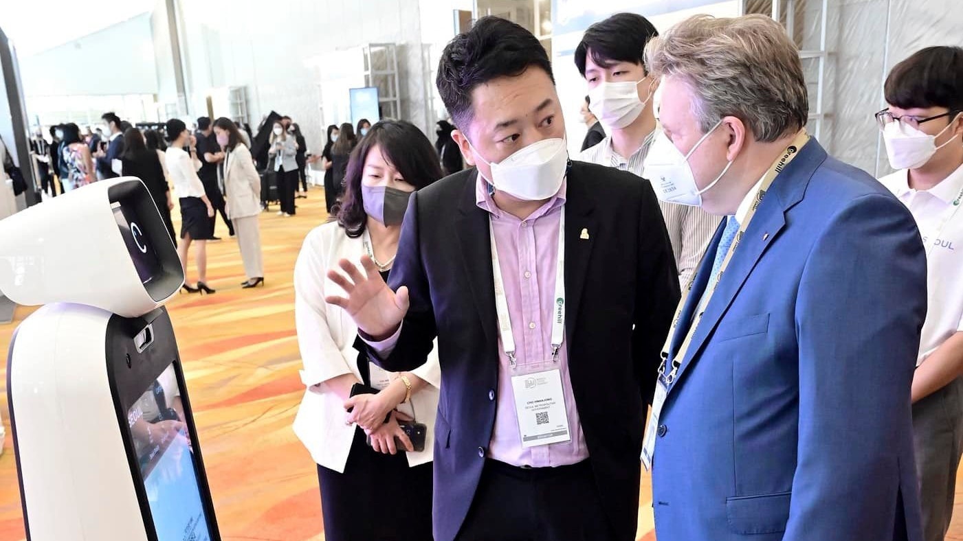 Bürgermeister Michael Ludwig (SP) in Singapur. 