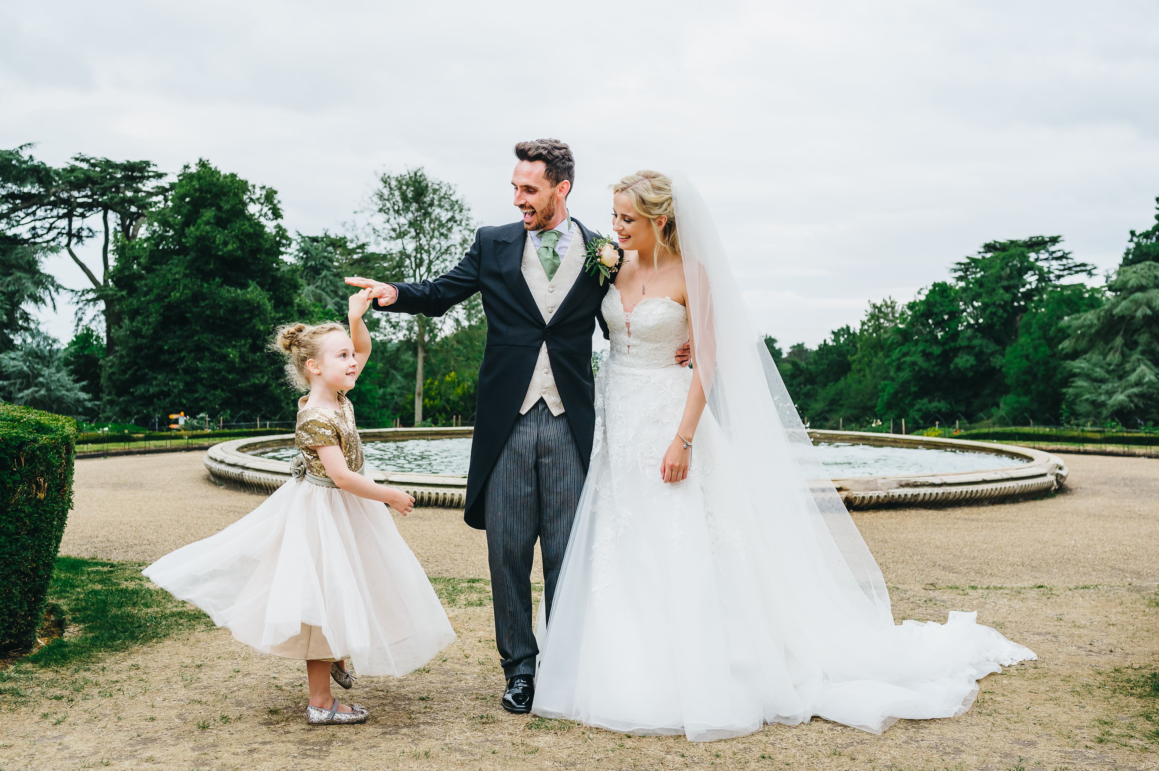 Traumhochzeit auf Warwick Castle: Sänger James Cottrial heiratet seine Jessi.