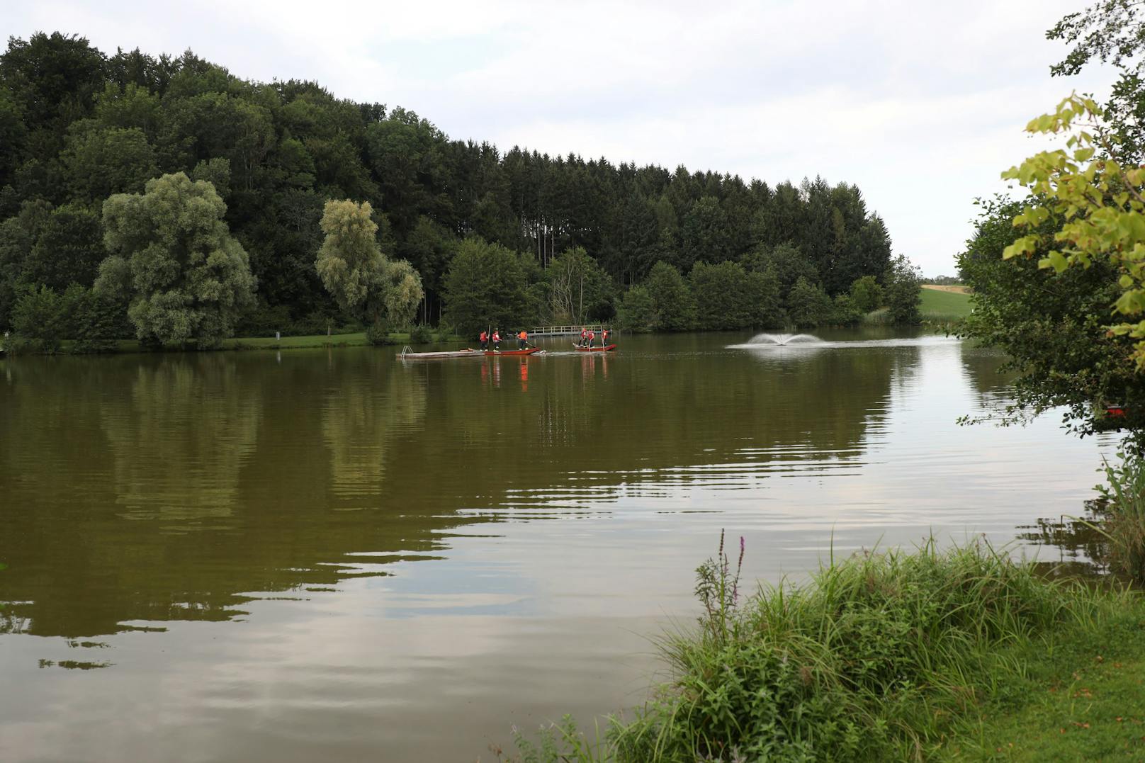 Ein Notarzt konnte nur mehr den Tod des Schwimmers feststellen.