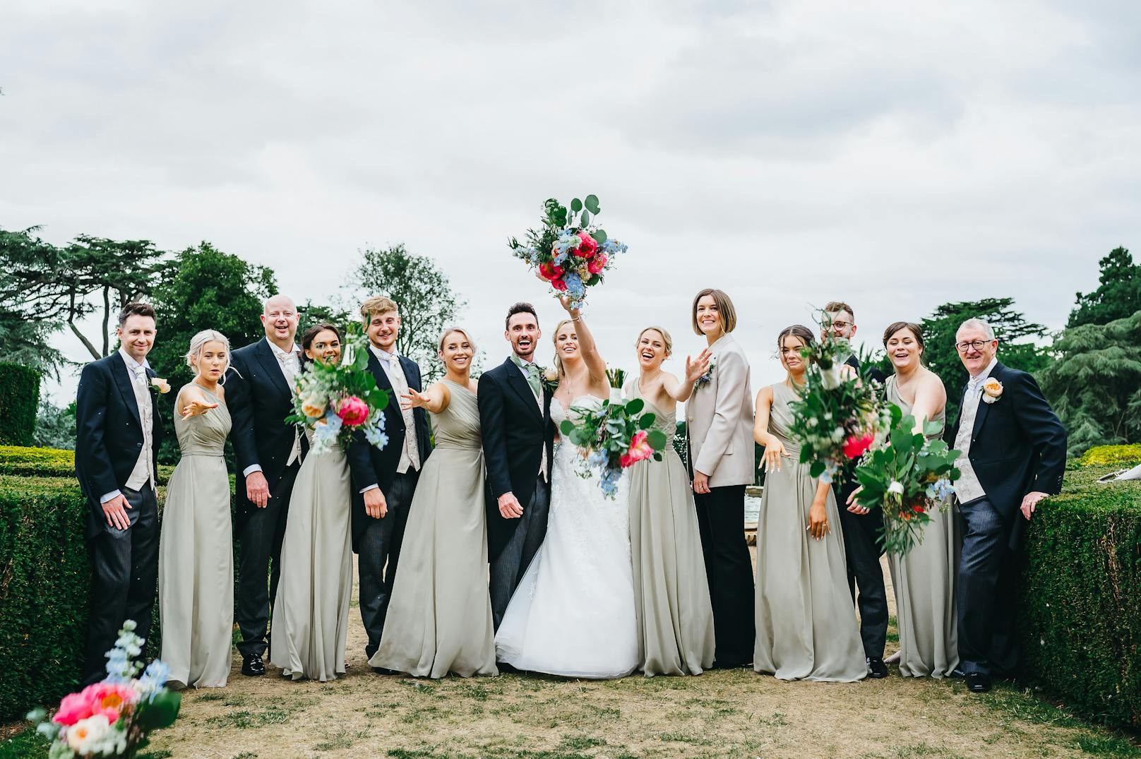 Traumhochzeit auf Warwick Castle: Sänger James Cottrial heiratet seine Jessi