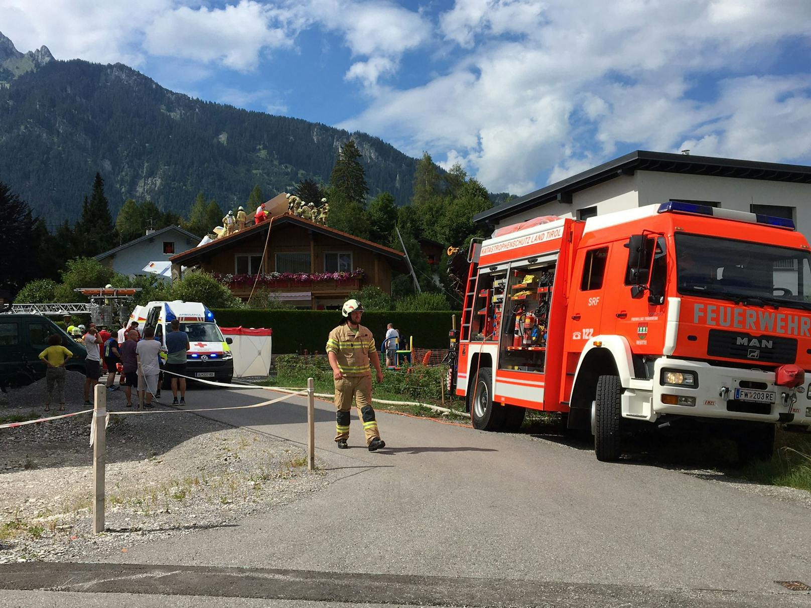 Auch die Ursache für den Absturz ist noch nicht klar.