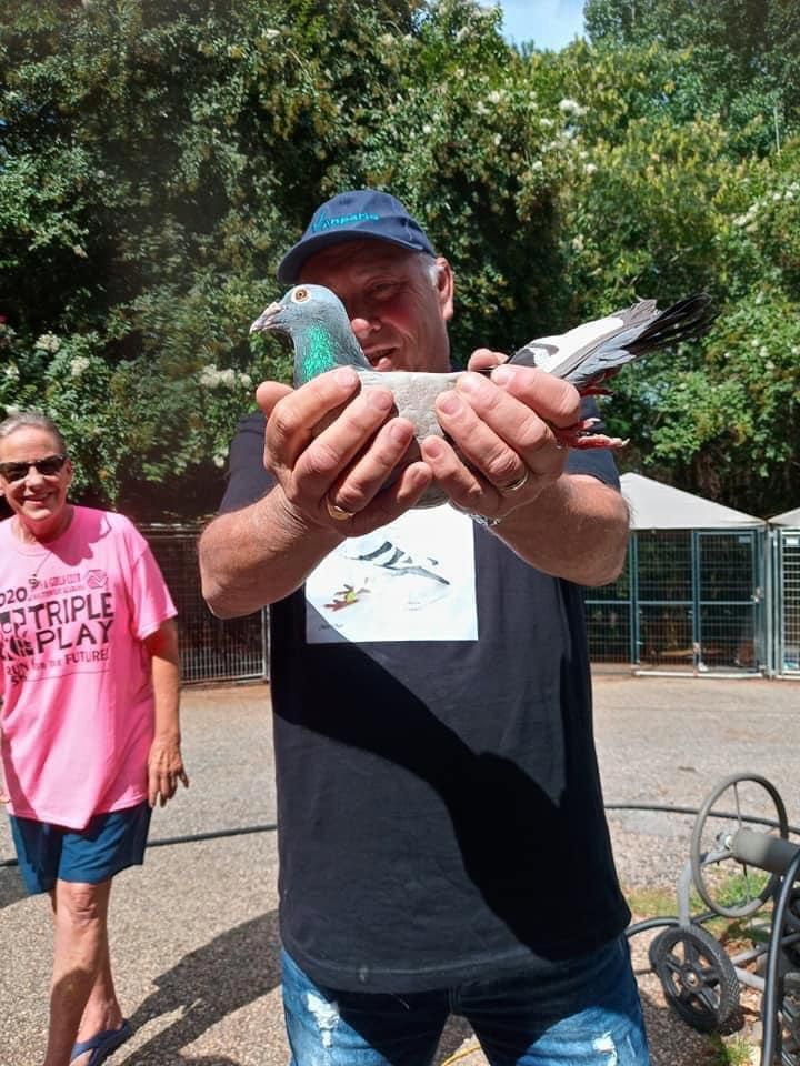 Alan Todd hat seine geliebte Taube Bob wieder.