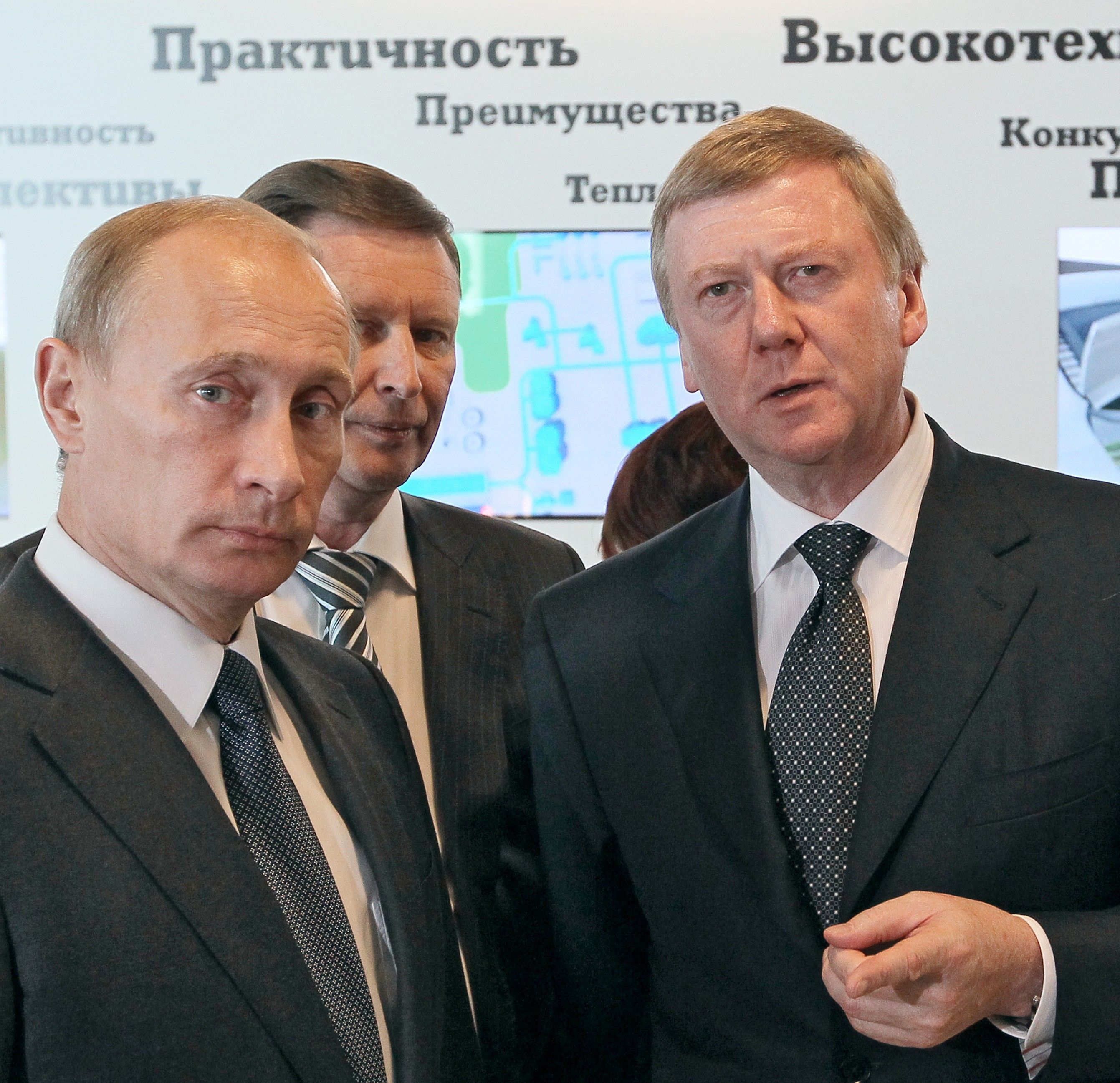 Ein Archivbild aus 2010: Damals war Wladimir Putin (l.) 