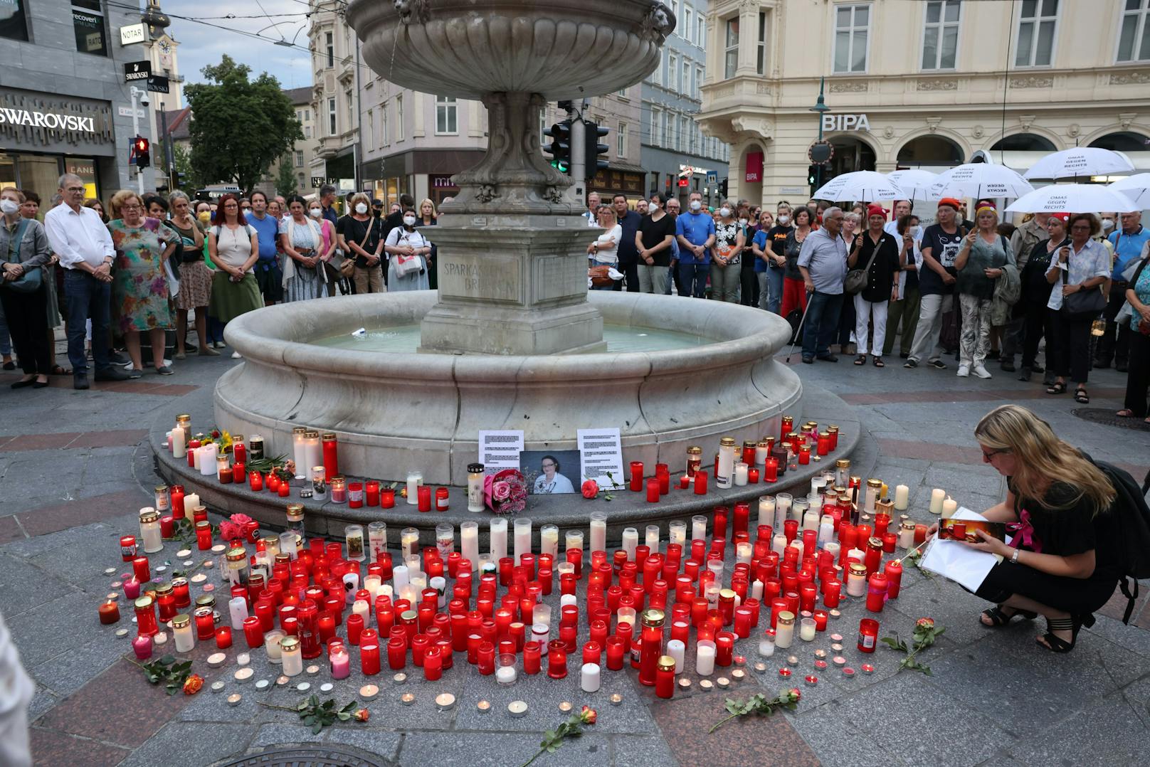 Am Montag fanden in ganz Österreich Gedenkveranstaltungen für die verstorbene Medizinerin Lisa-Maria Kellermayr statt.
