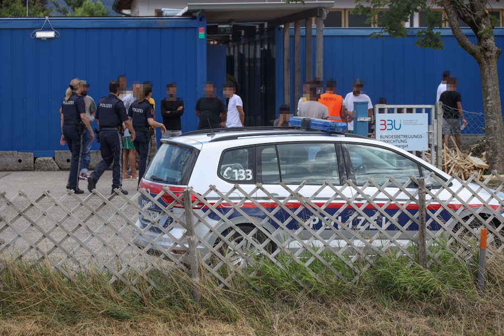 Ein Somalier widersetzte sich seiner Festnahme, ein Afghane flüchtete.