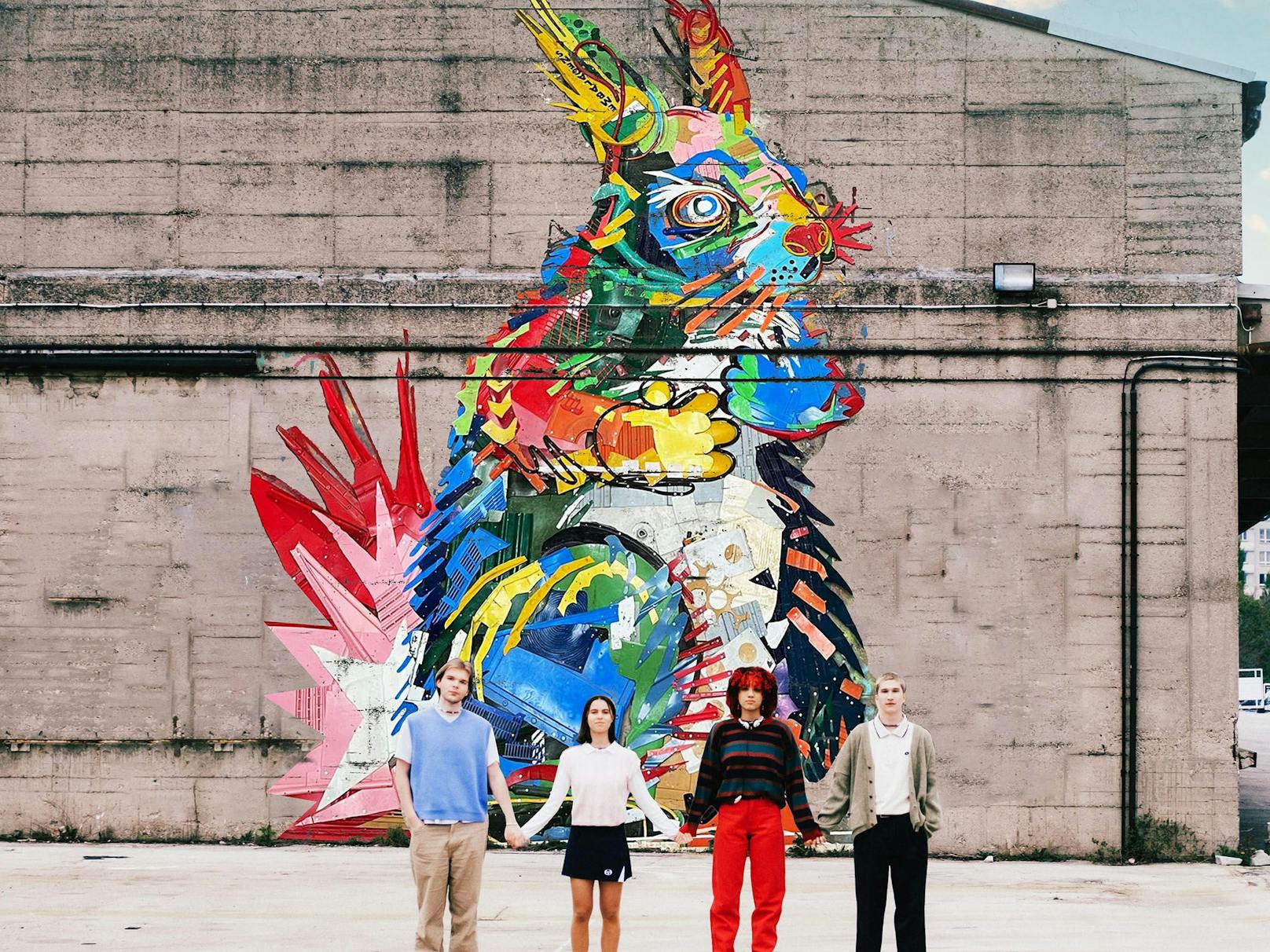 Die diesjährige Ausgabe des Kunstfestivals "Calle Libre" steht ganz im Zeichen des Umweltschutzes.&nbsp;Der portugiesische Street Artist Bordalo II. etwa kreiert hier eine überdimensionale 3D-Wandskulptur aus Müll.