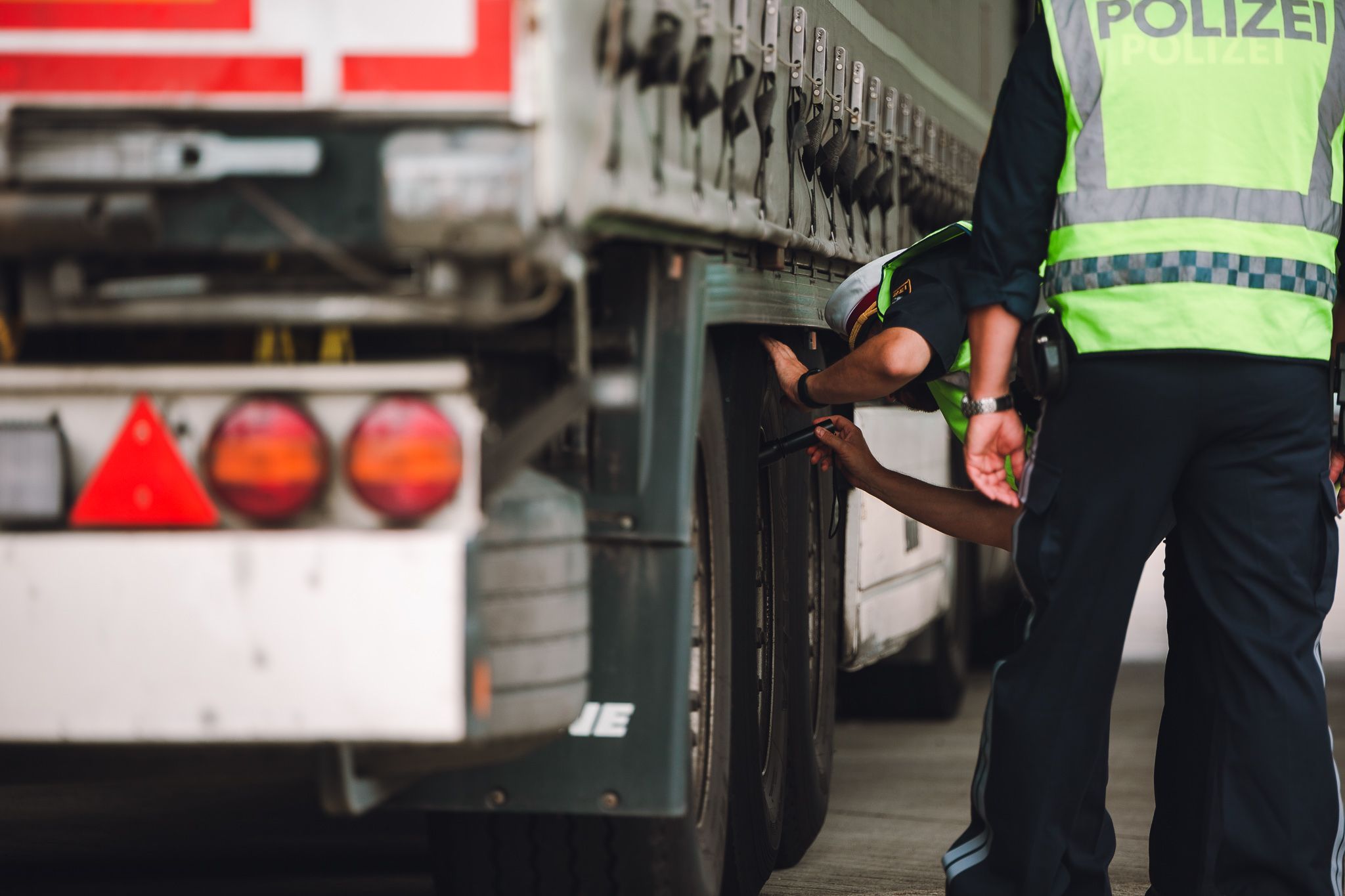 Polizei Kontrolle Lkw