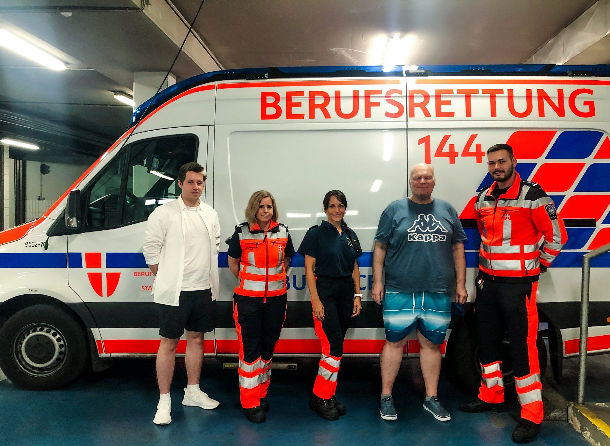 Notfallsanitäter Maximilian Lang (über App alarmiert), Karin W. (Notfallsanitäterin), Angelika A. S. (Notärztin), Patient Heinrich Scherzer, Alexander B. (Notfallsanitäter) 