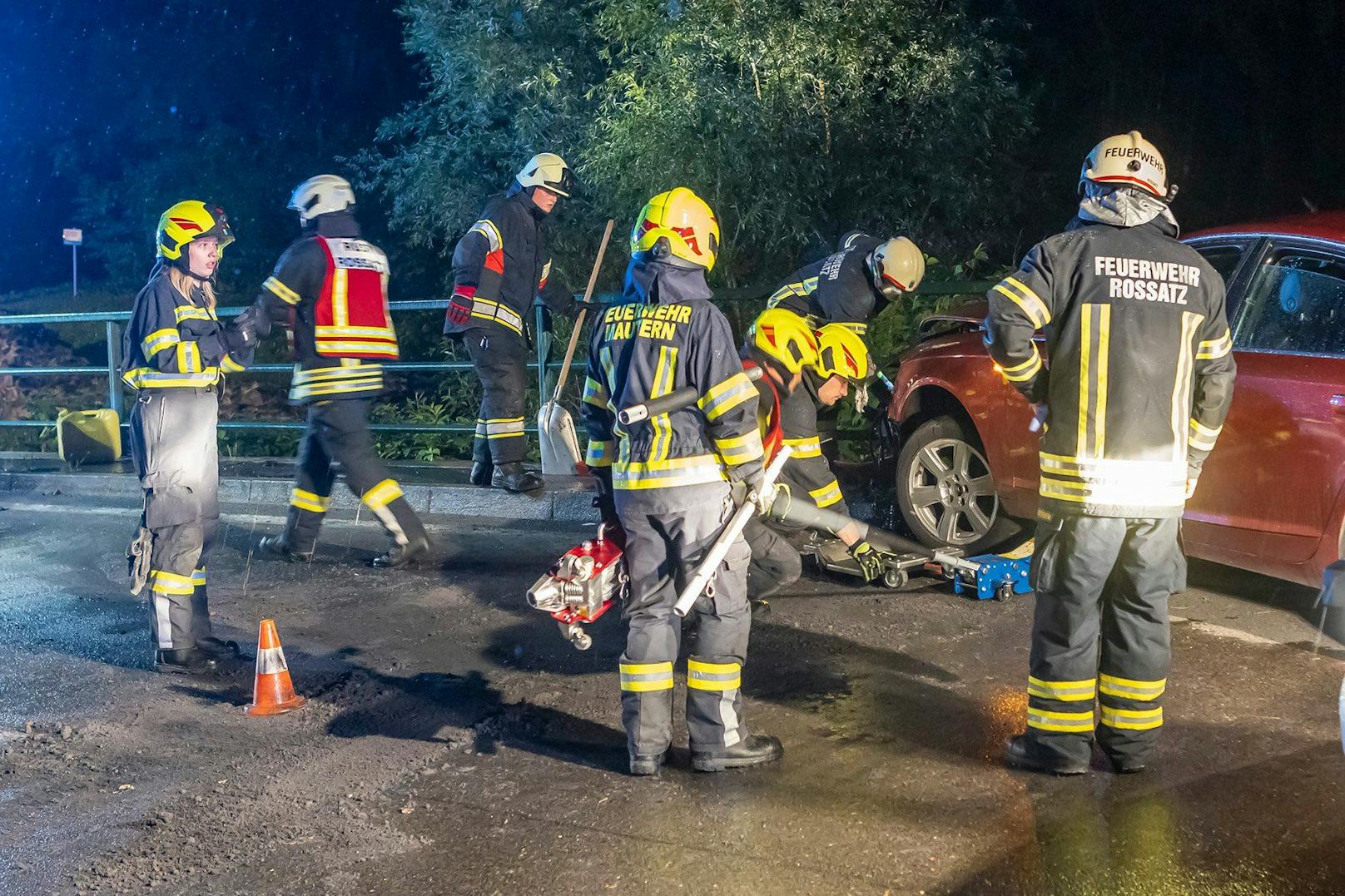 Der Lenker prallte frontal gegen das Brückengeländer.