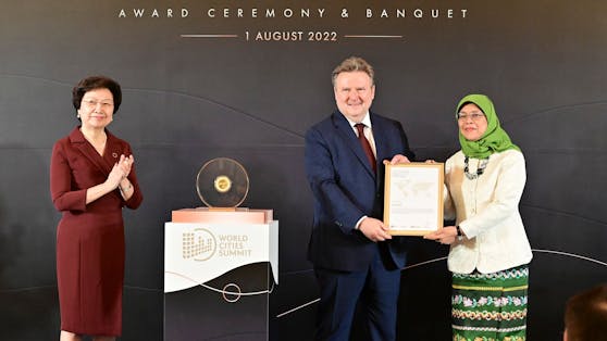 Wiens Bürgermeister Michael Ludwig (SPÖ) nahm in Singapur den "Lee Kuan Yew World City"-Preis entgegen.