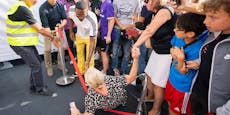 Alaba hilft in Wien gestürzter Frau auf die Beine
