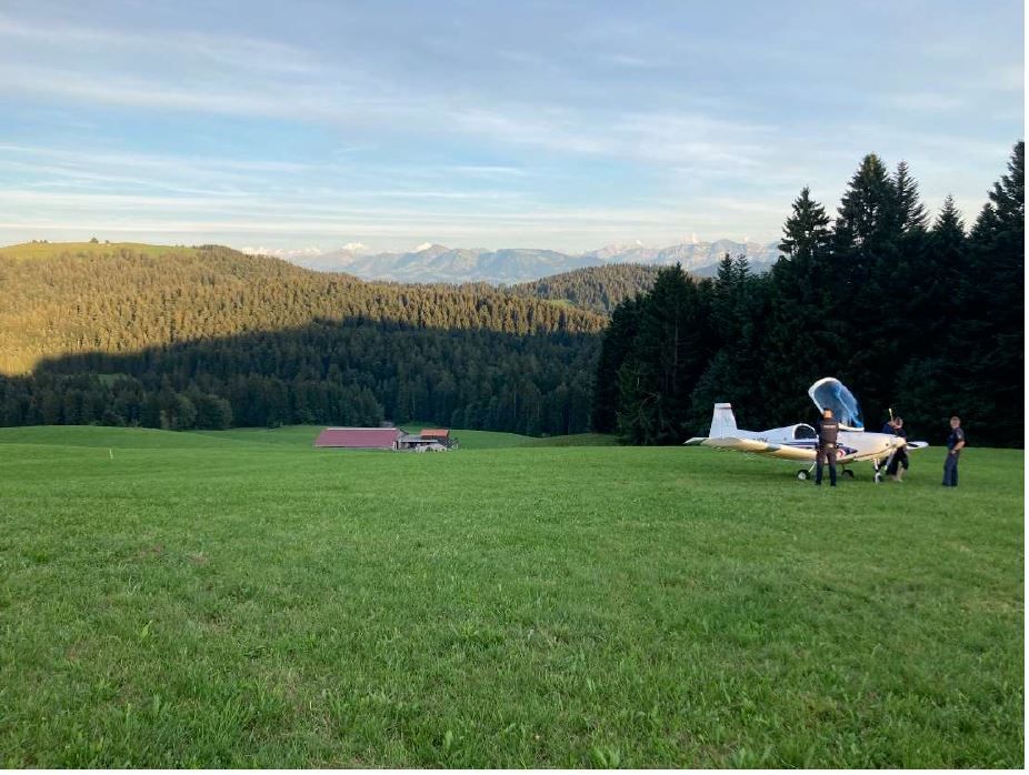 Das Leichtflugzeug musste in Eichenberg notlanden.