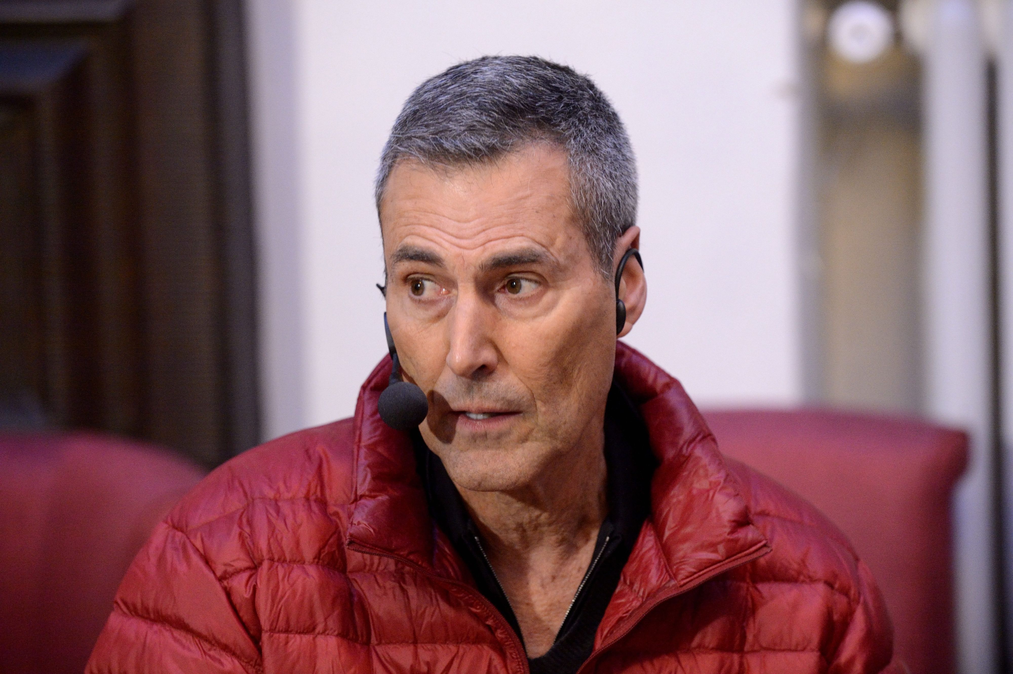 Mentalist Uri Geller im Rahmen einer Aufführung in Helsinki im Jahr 2016. 