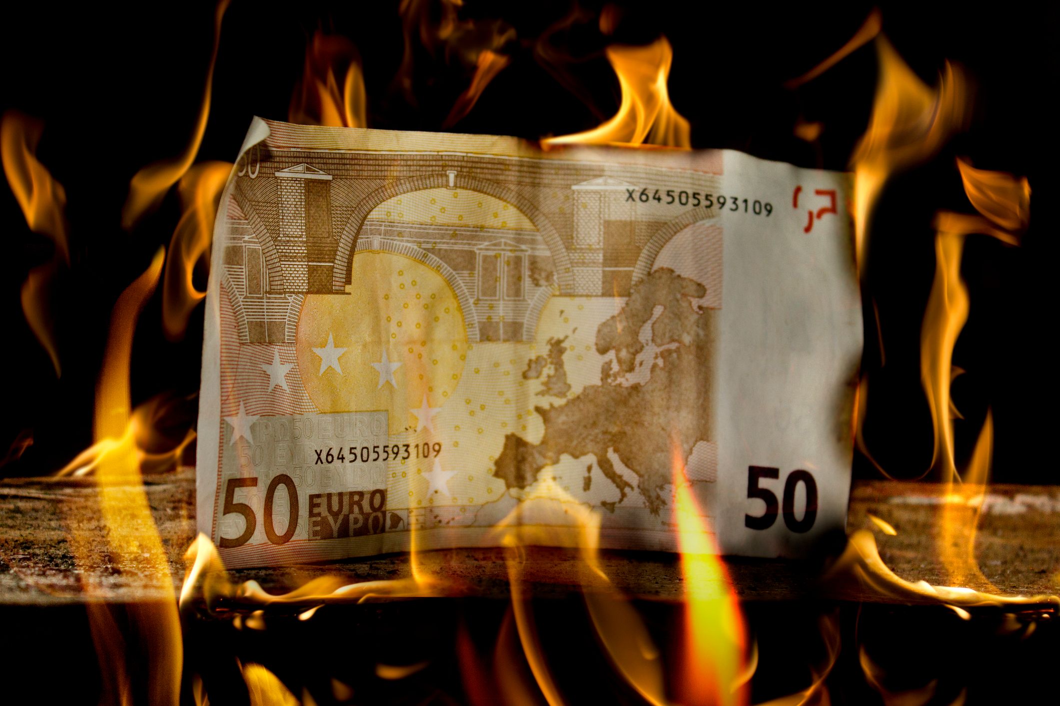Die Strom- und Gaskosten explodieren und die Konten der Österreicher brennen.