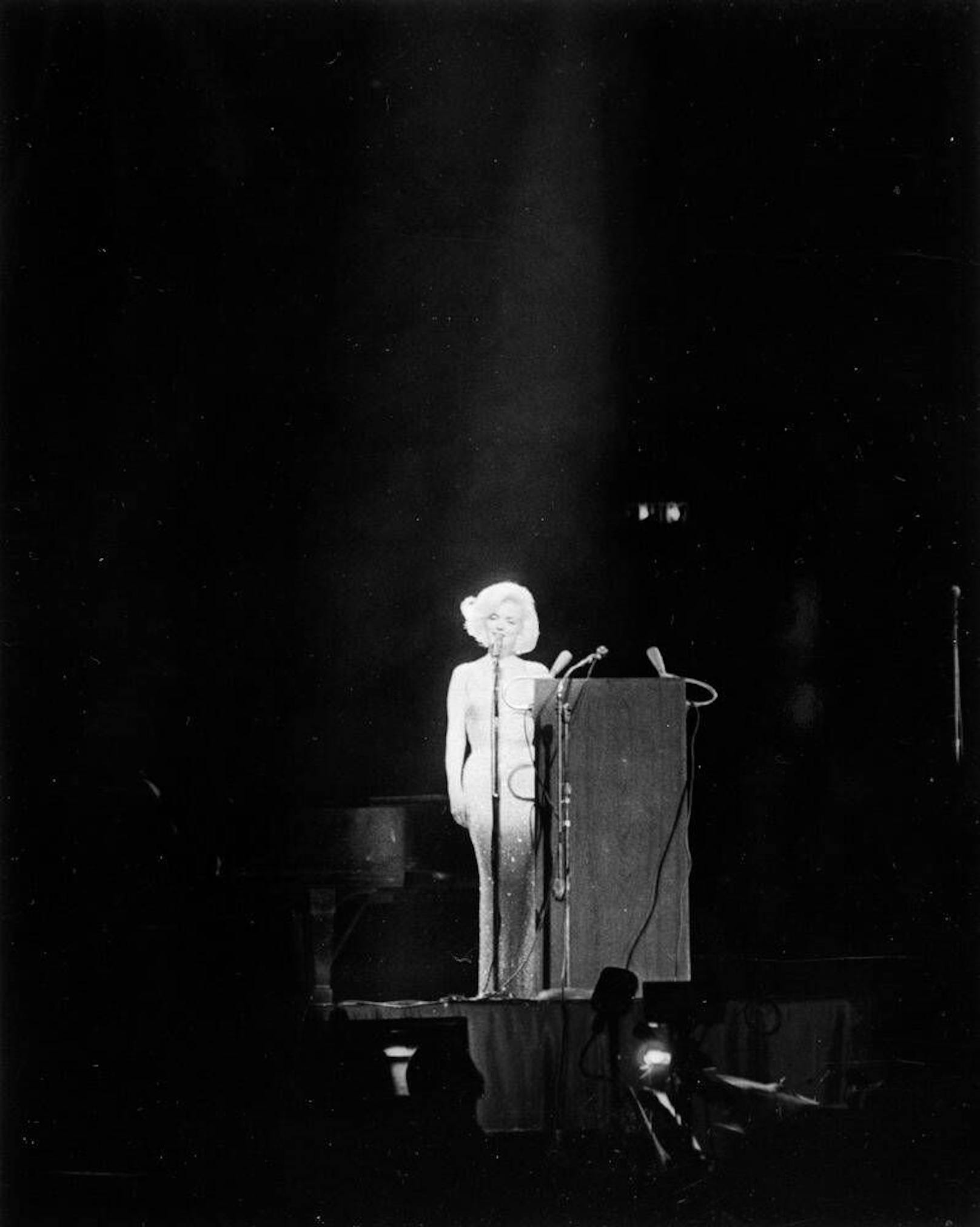 Ein Ständchen für die Ewigkeit: Marylin Monroe hauchte im Madison Square Garden am 16. Mai 1962 "Happy Birthday, Mr. President!" in das Mikrofon.