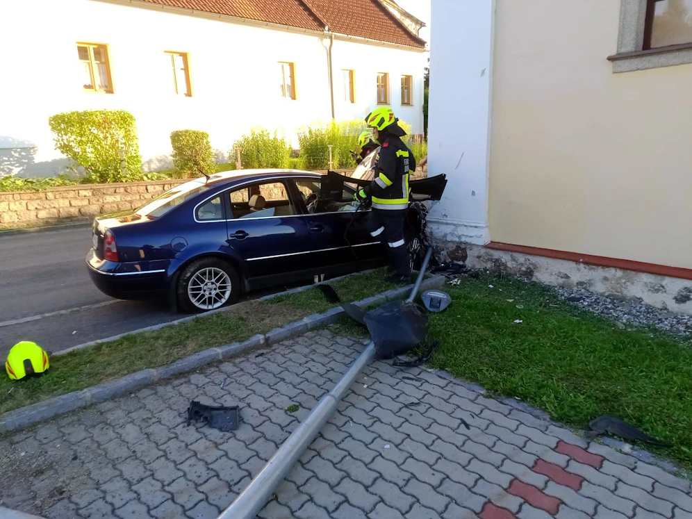 Der Lenker des VW Passat hatte einen Probeführerschein.