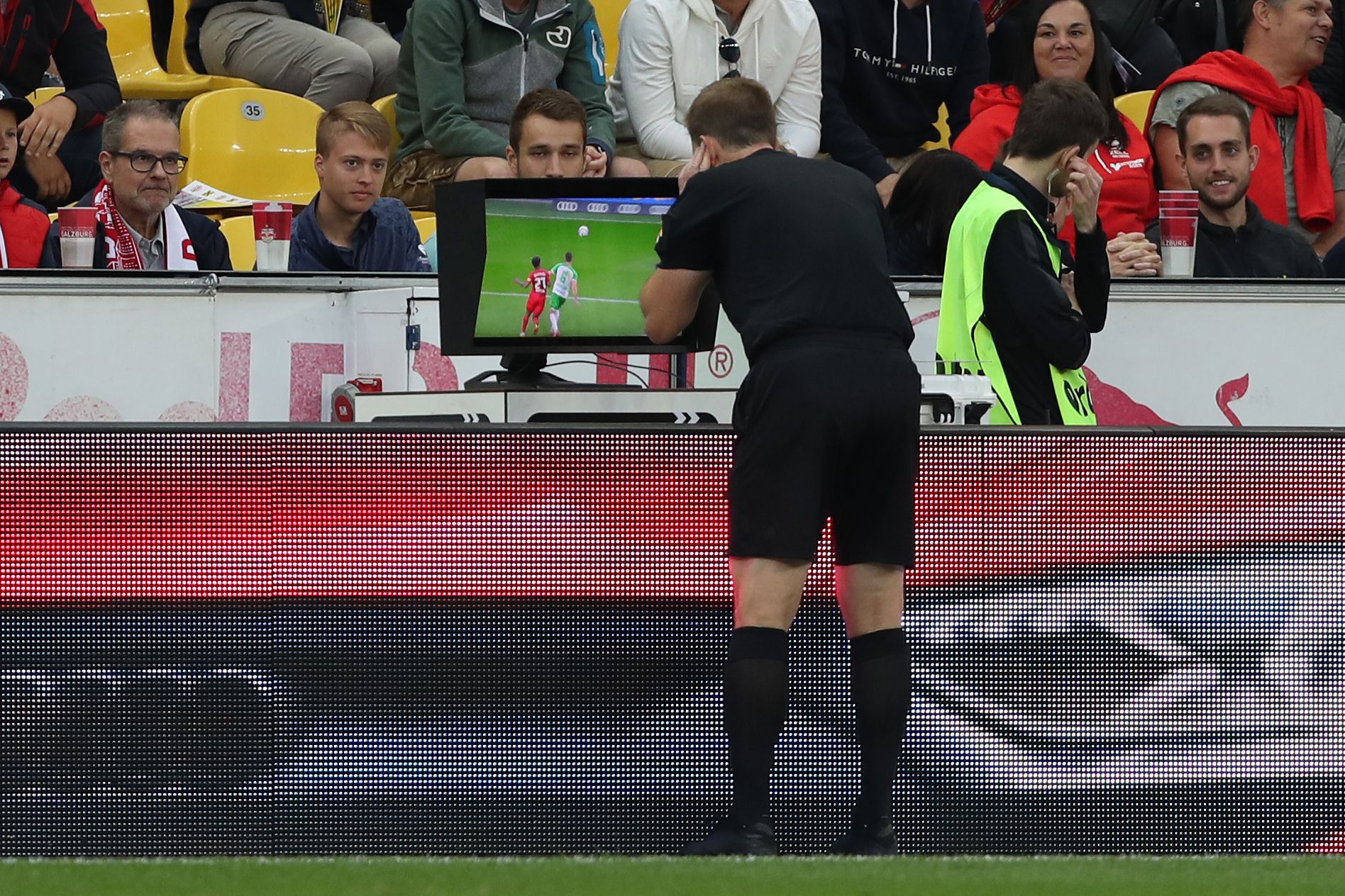 Die UEFA führt eine neue Abseitstechnologie ein.