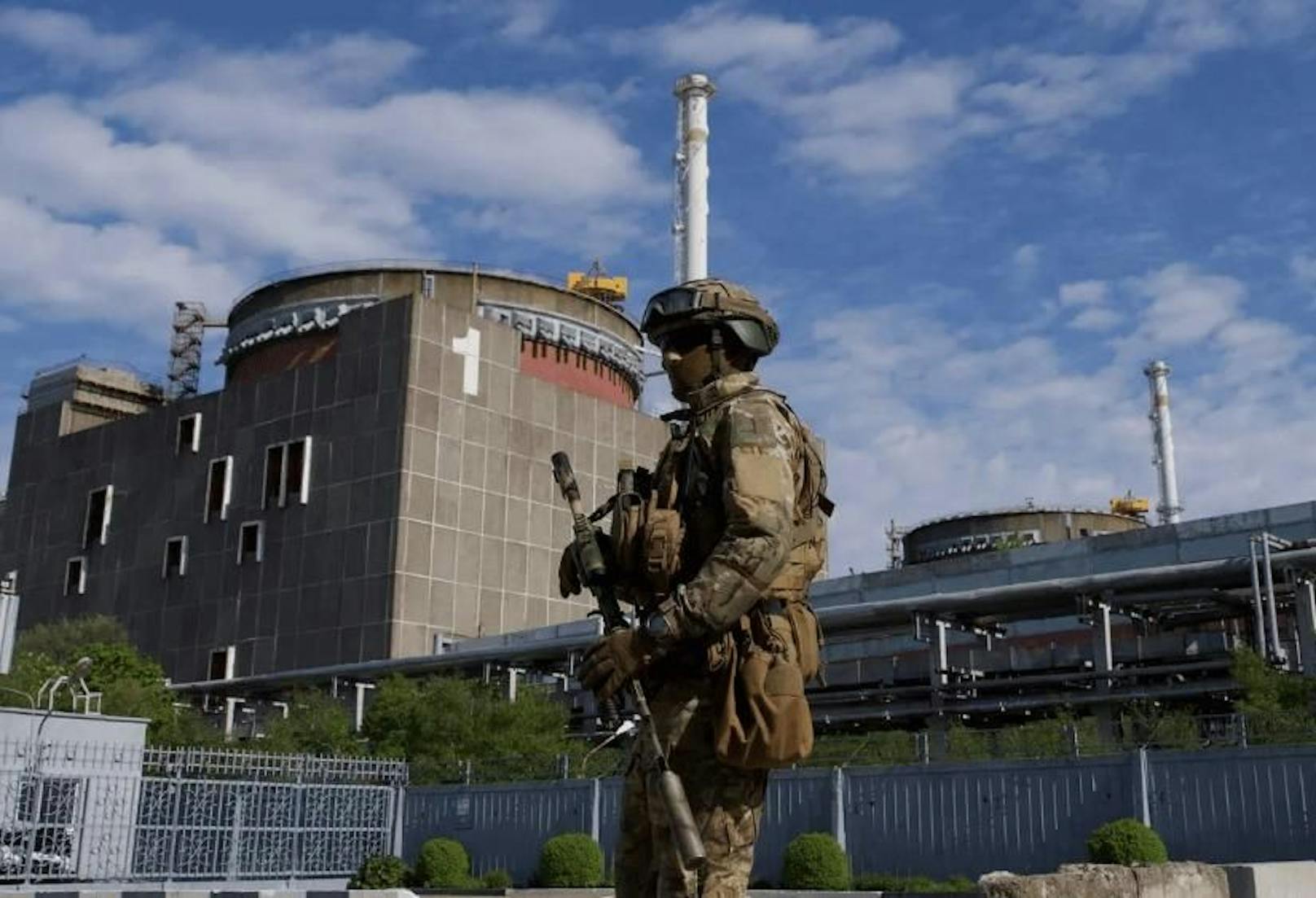 Die Internationale Atomenergiebehörde (IAEA) bekundet große Sorge über das ukrainische Atomkraftwerk in Saporischschja. Die Lage sei komplett außer Kontrolle.