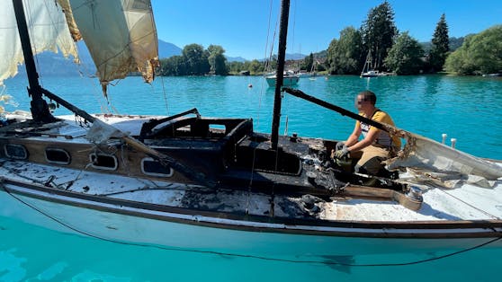 Die Löscharbeiten am Attersee sorgten für großes Aufsehen.
