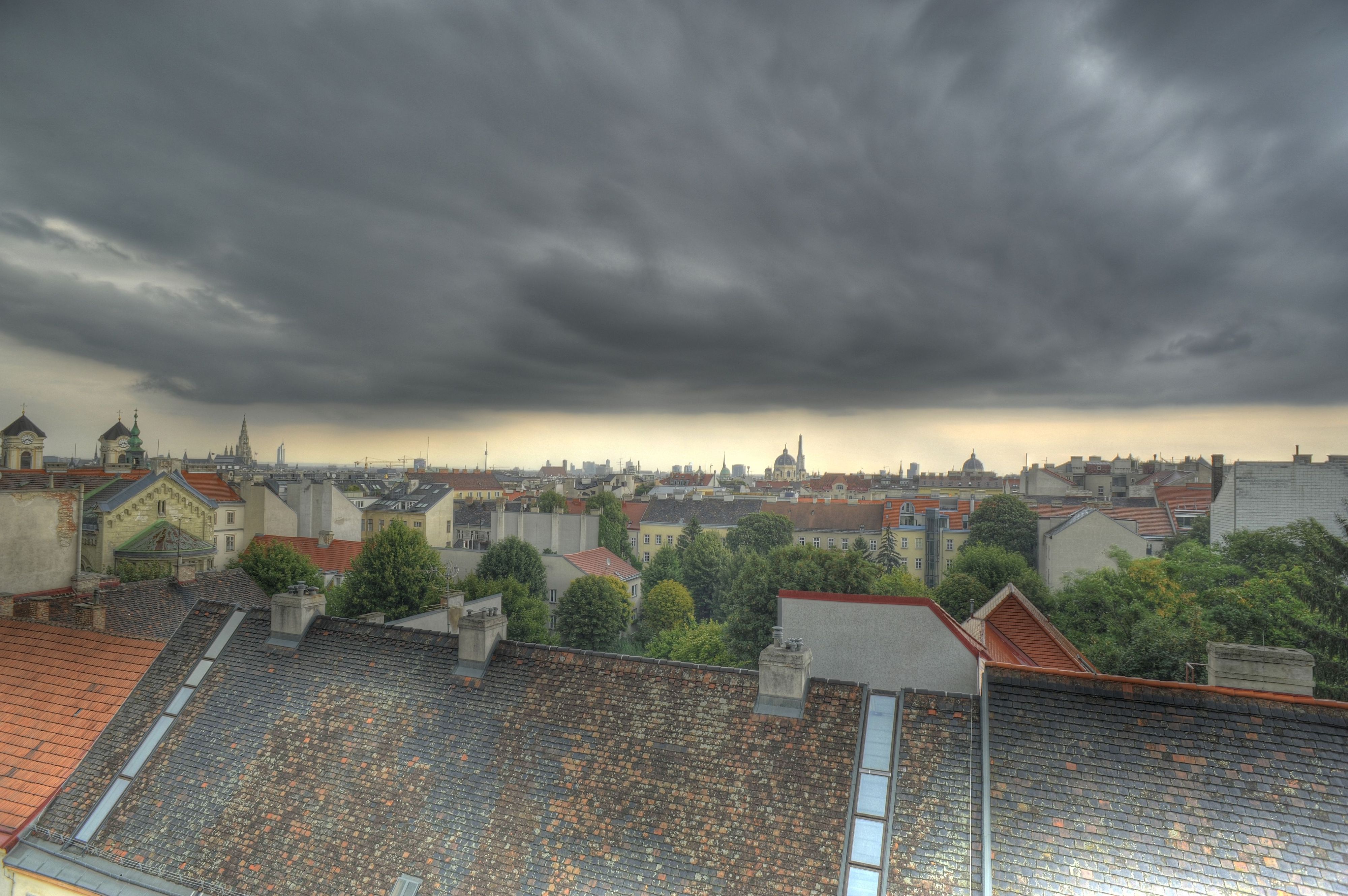 Am Freitag wartet der heißeste Tag des Jahres auf Wien. Am Samstag kracht es dann auch in der Bundeshauptstadt.