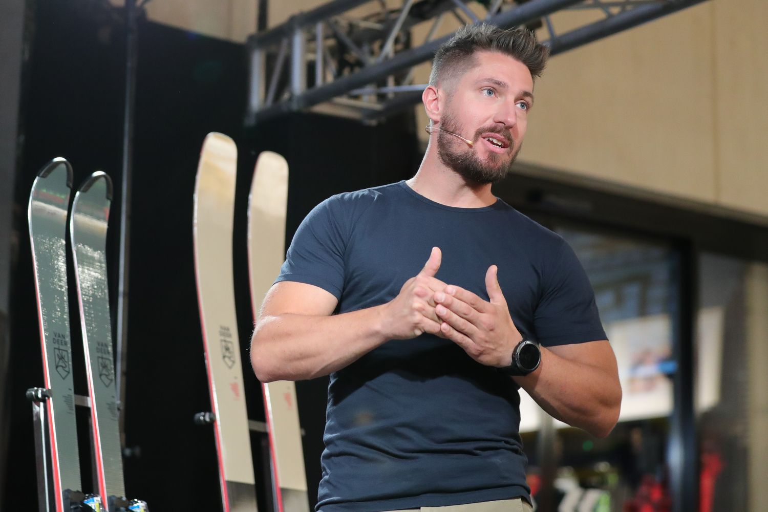 Marcel Hirscher plant das Hauptquartier seiner Skimarke in seinem Heimatort Annaberg. 