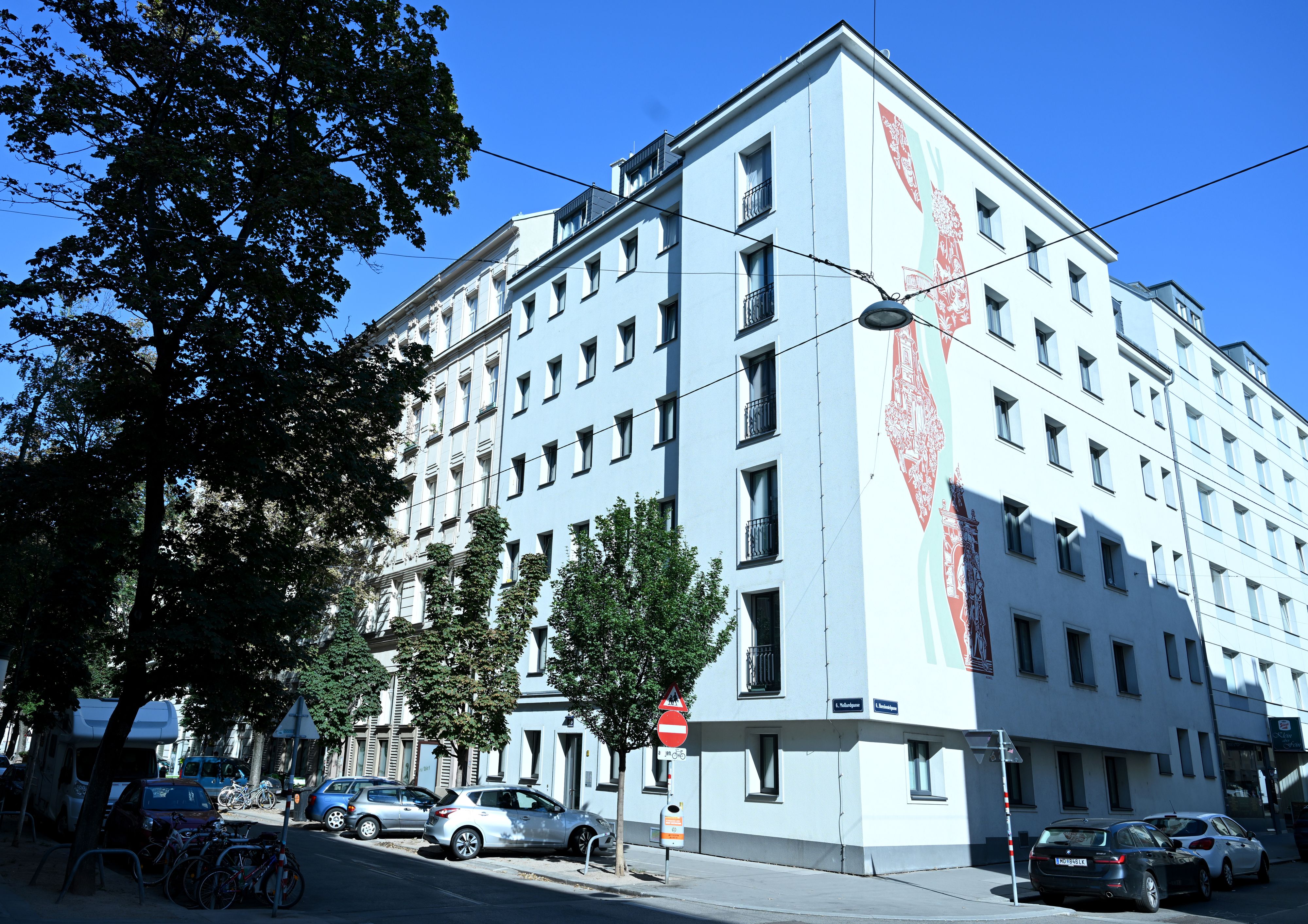 In diesem Wohnhaus in der Mollardgasse wurden die beiden Toten gefunden.