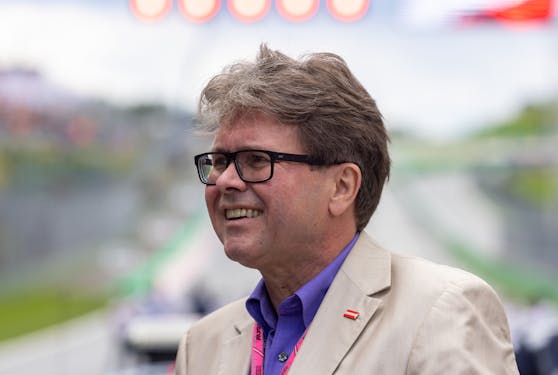 Eine Lehrergerwerkschaft kritisiert Bildungsminister Martin Polaschek und weist in gar auf das Strafgesetzbuch hin.