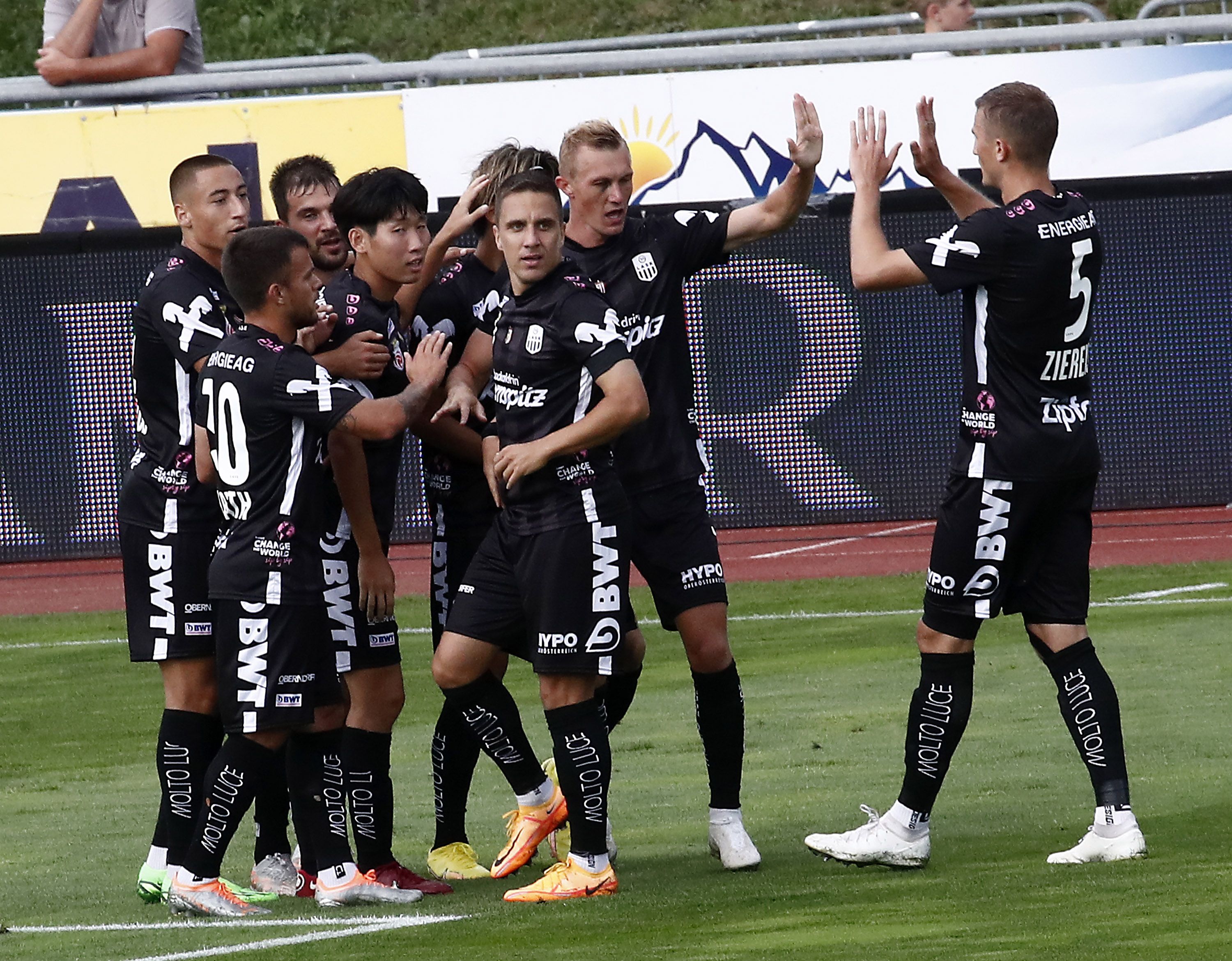 Der LASK nimmt Wolfsberg auseinander. 