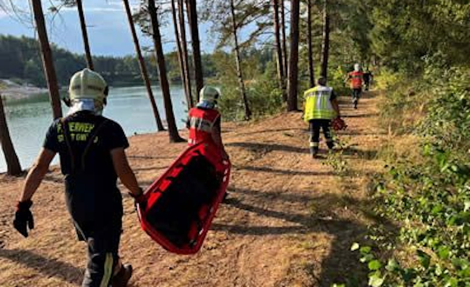 Die verletzte Person wurde mit dem Rettungshubschrauber weggeflogen.