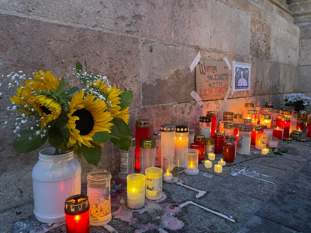 Schon am Samstagabend wurde wieder ein regelrechtes Lichtermeer für Lisa-Maria Kellermayr entzündet.