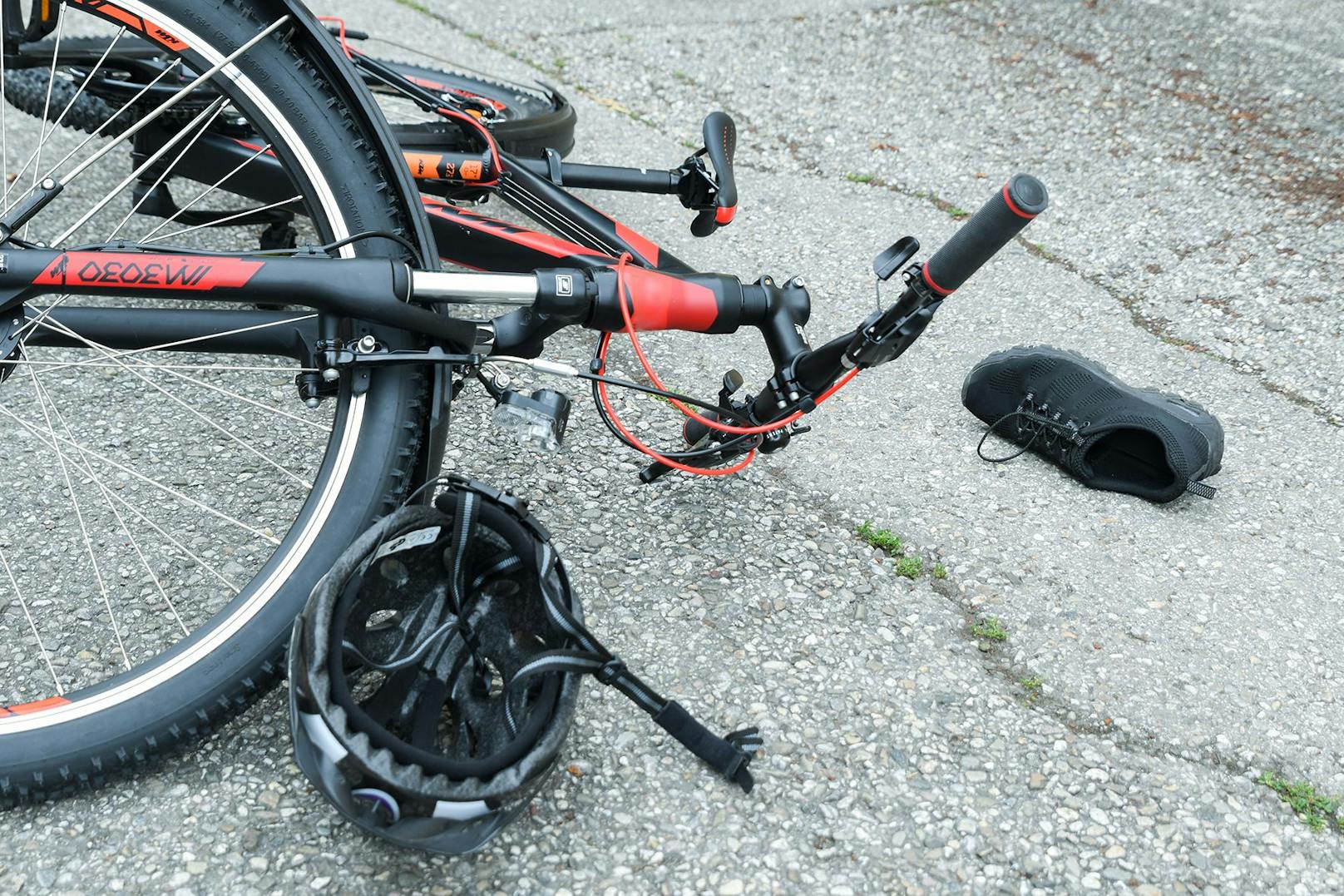 Ein 59-jähriger Fahrradfahrer wurde schwer verletzt.
