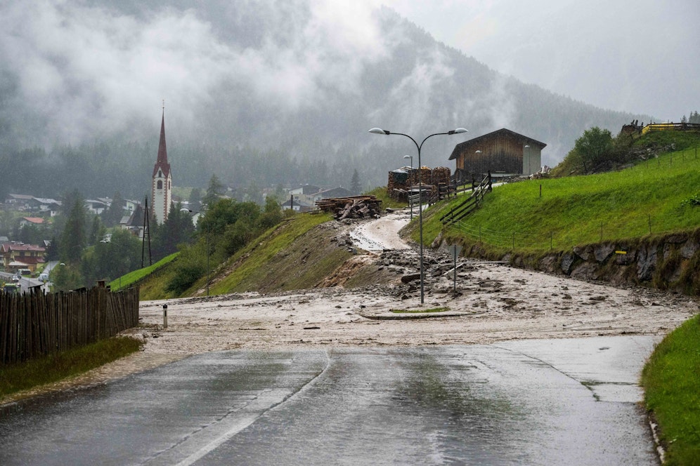 Ein heftiges Unwetter zog am 5. August 2022 über das Sellrain. Bild: Die Situation in Sankt Siegmund.
