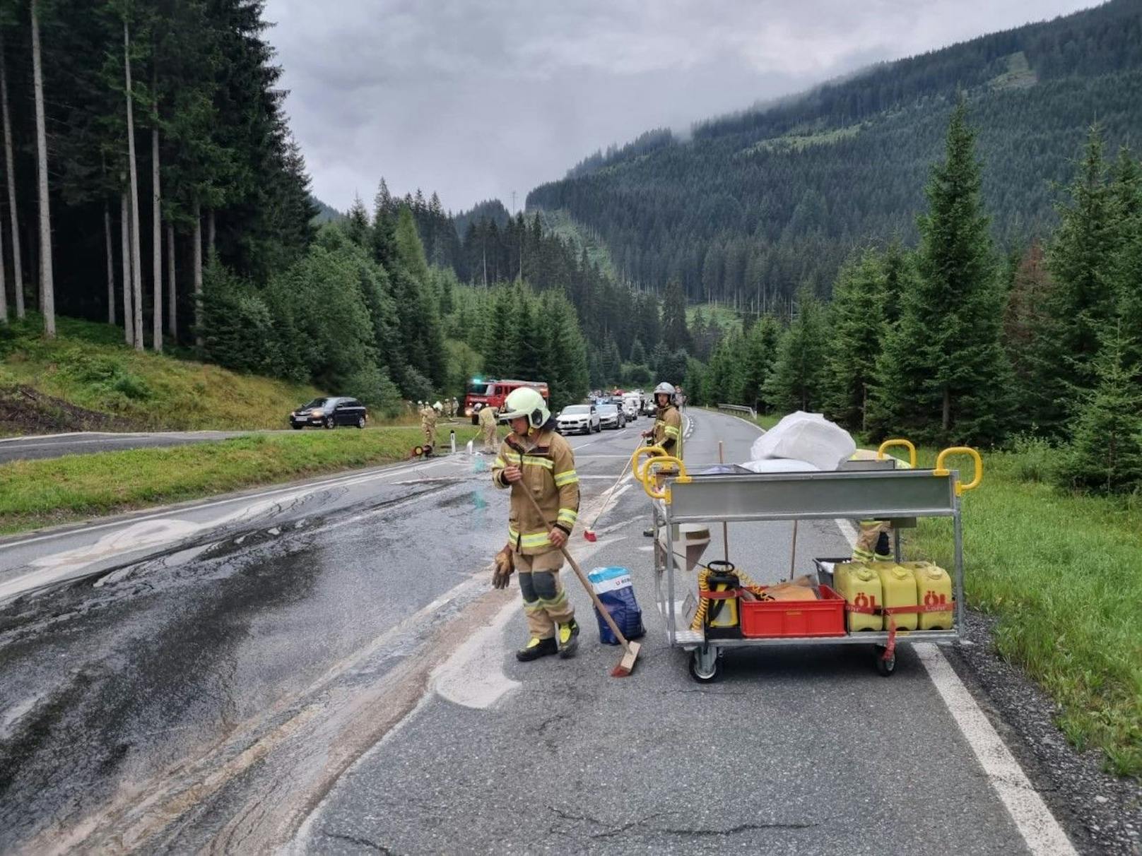 Am Samstag (06.08.2022) kam es in Tirol zu einem spektakulären Fahrzeugbrand. 