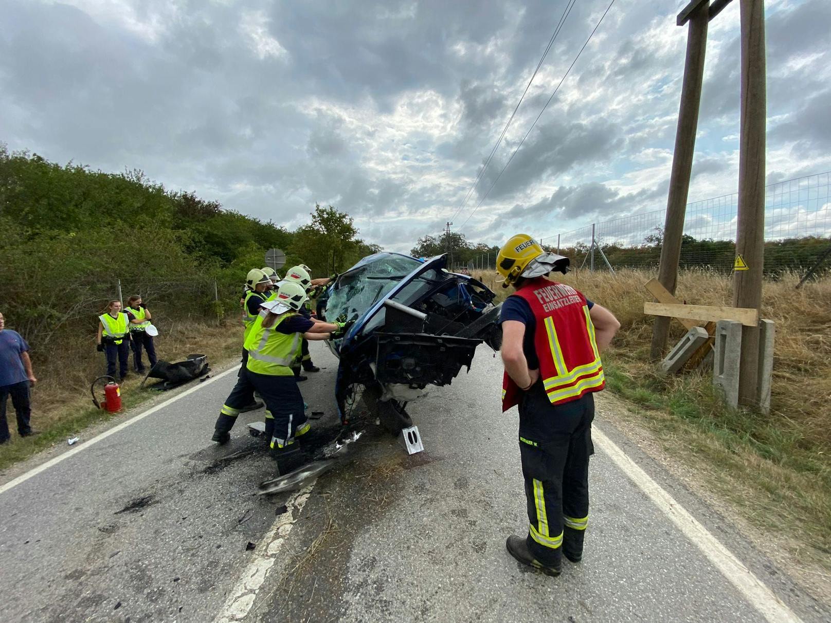 Die Lenkerin und das Kleinkind wurden beim Crash verletzt.