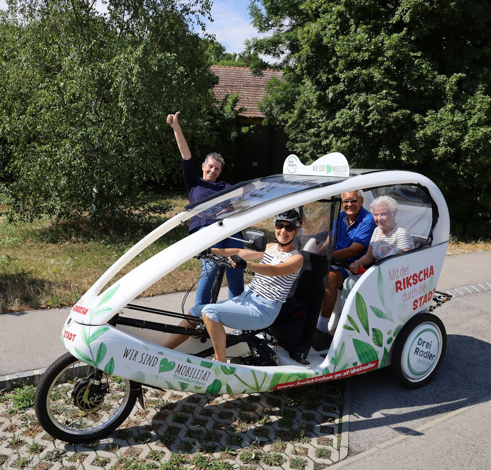 Gemeinderätin Hilde Mayer hat den „Traiskirchner Dreiradler“ auf den Weg gebracht.